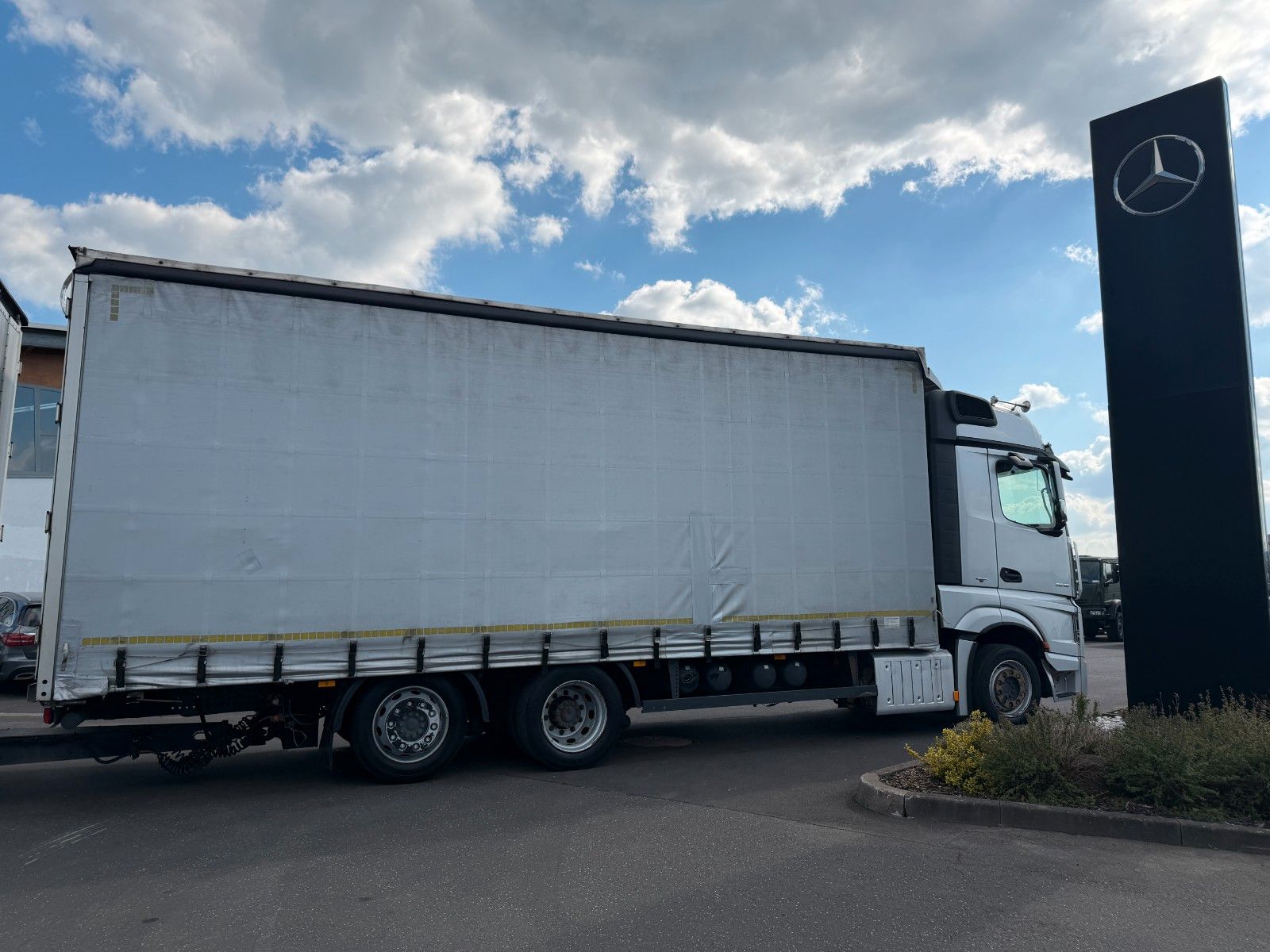 Fahrzeugabbildung Mercedes-Benz Actros 2545 L 6x2 Retarder Schiebeverdeck