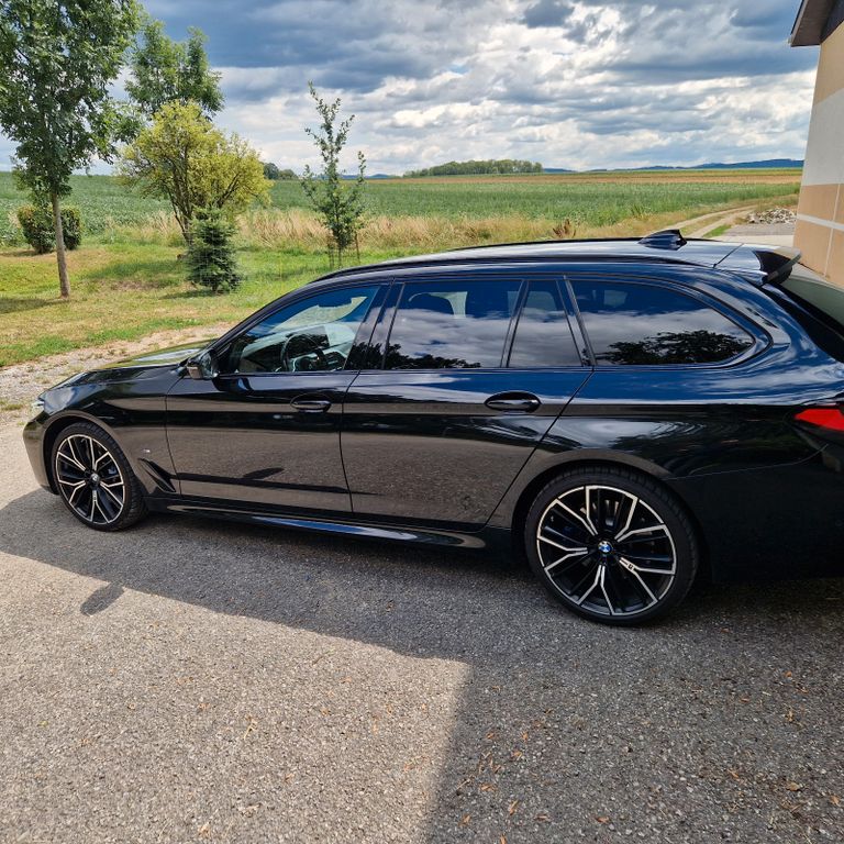 Image of BMW 530