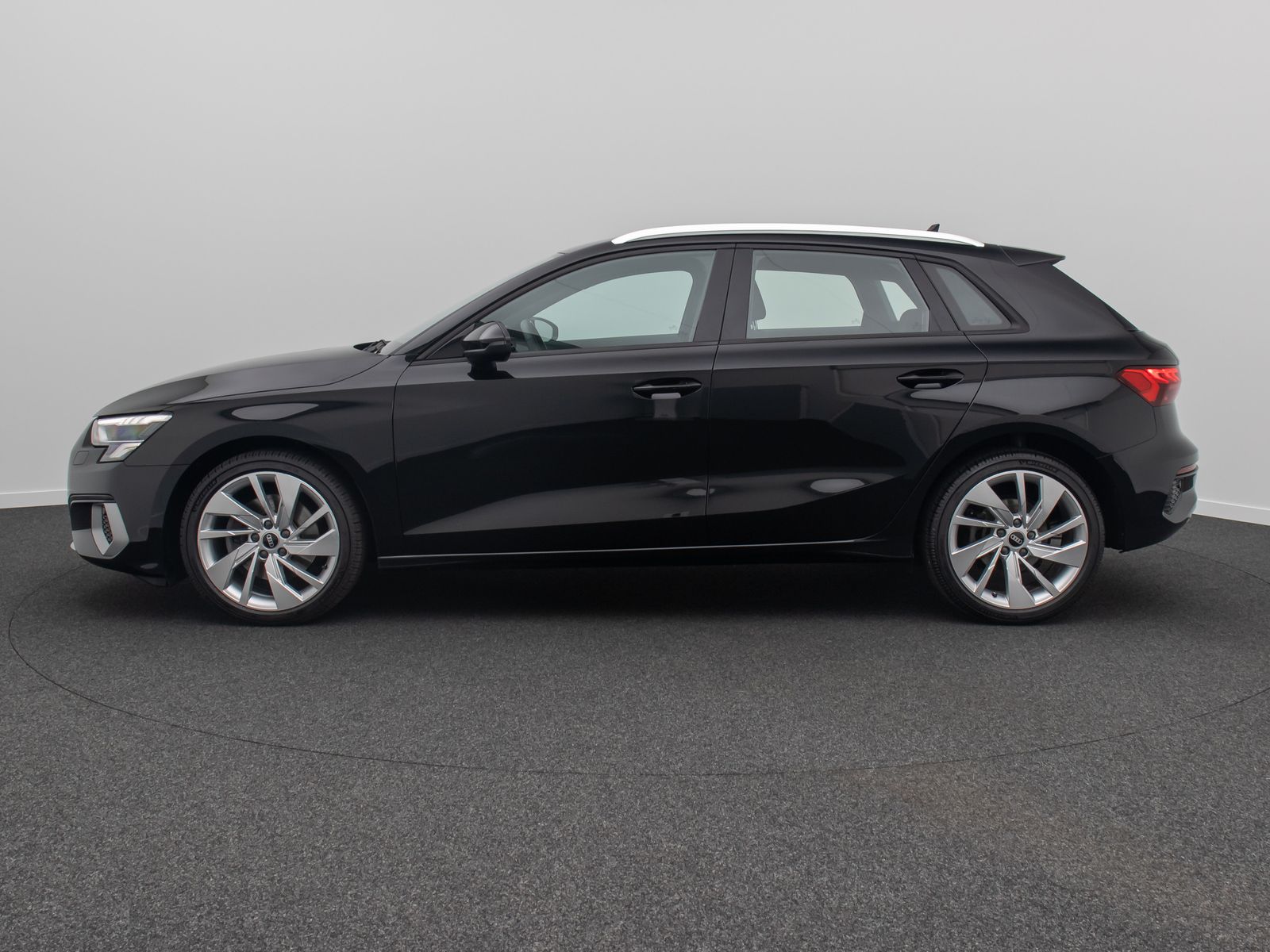 Fahrzeugabbildung Audi A3 35 TFSI Sportback LED PDC Sound Tempomat AHK