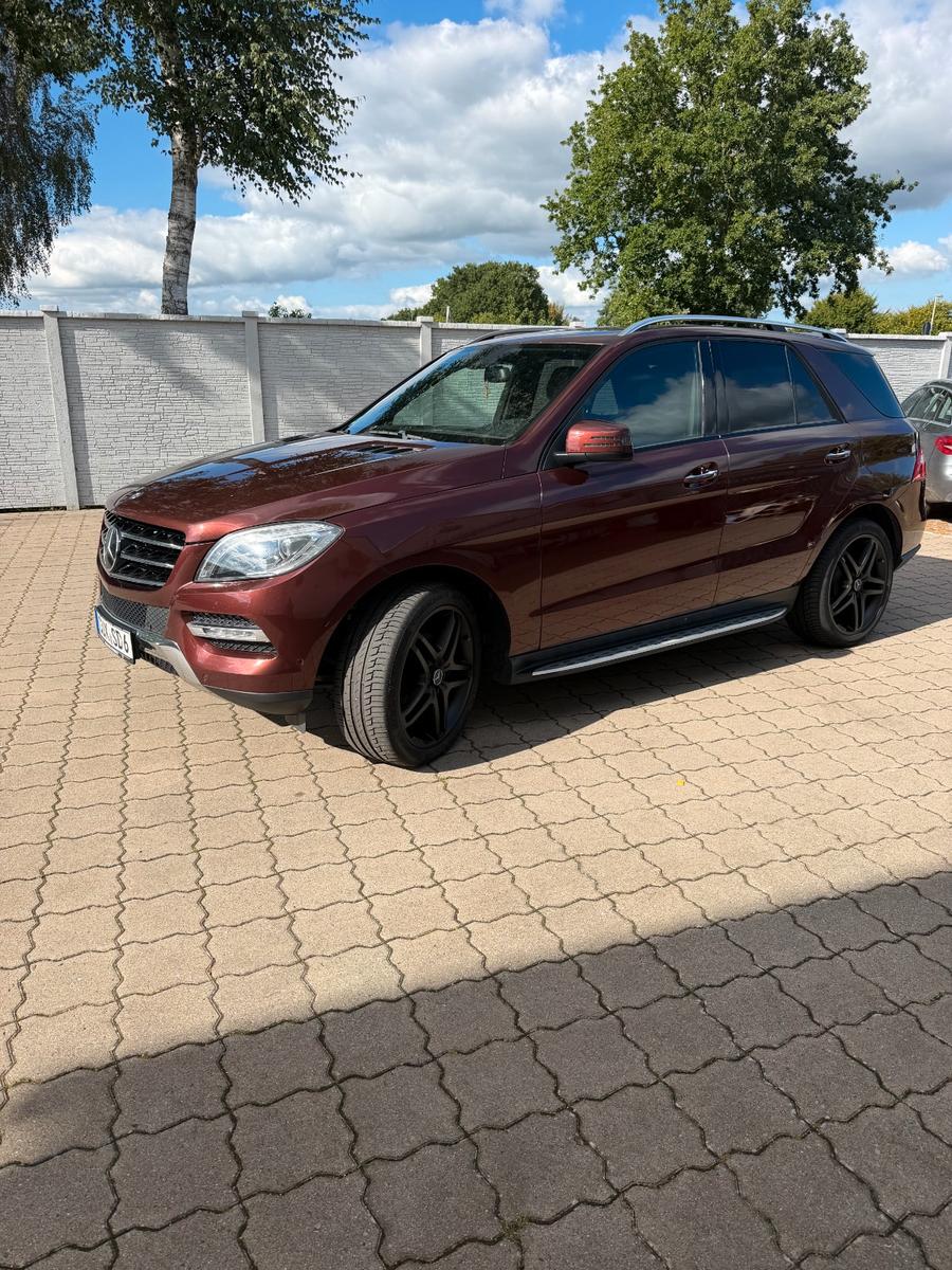 Mercedes-Benz ML 350 BlueTEC 4   Vollausstattung