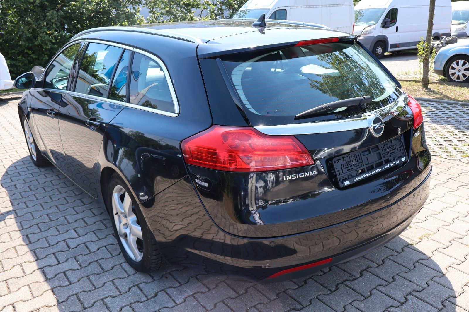 Fahrzeugabbildung Opel Insignia A Sports Tourer Edition