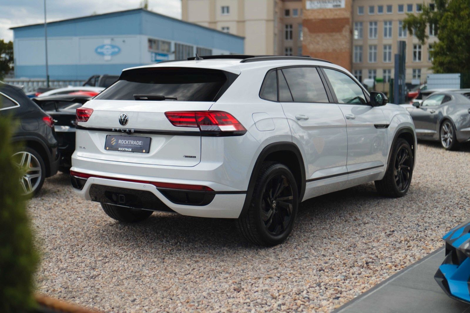 Fahrzeugabbildung Volkswagen ATLAS 3.6 Cross Sport 4x4 R-Line Black 4Motion