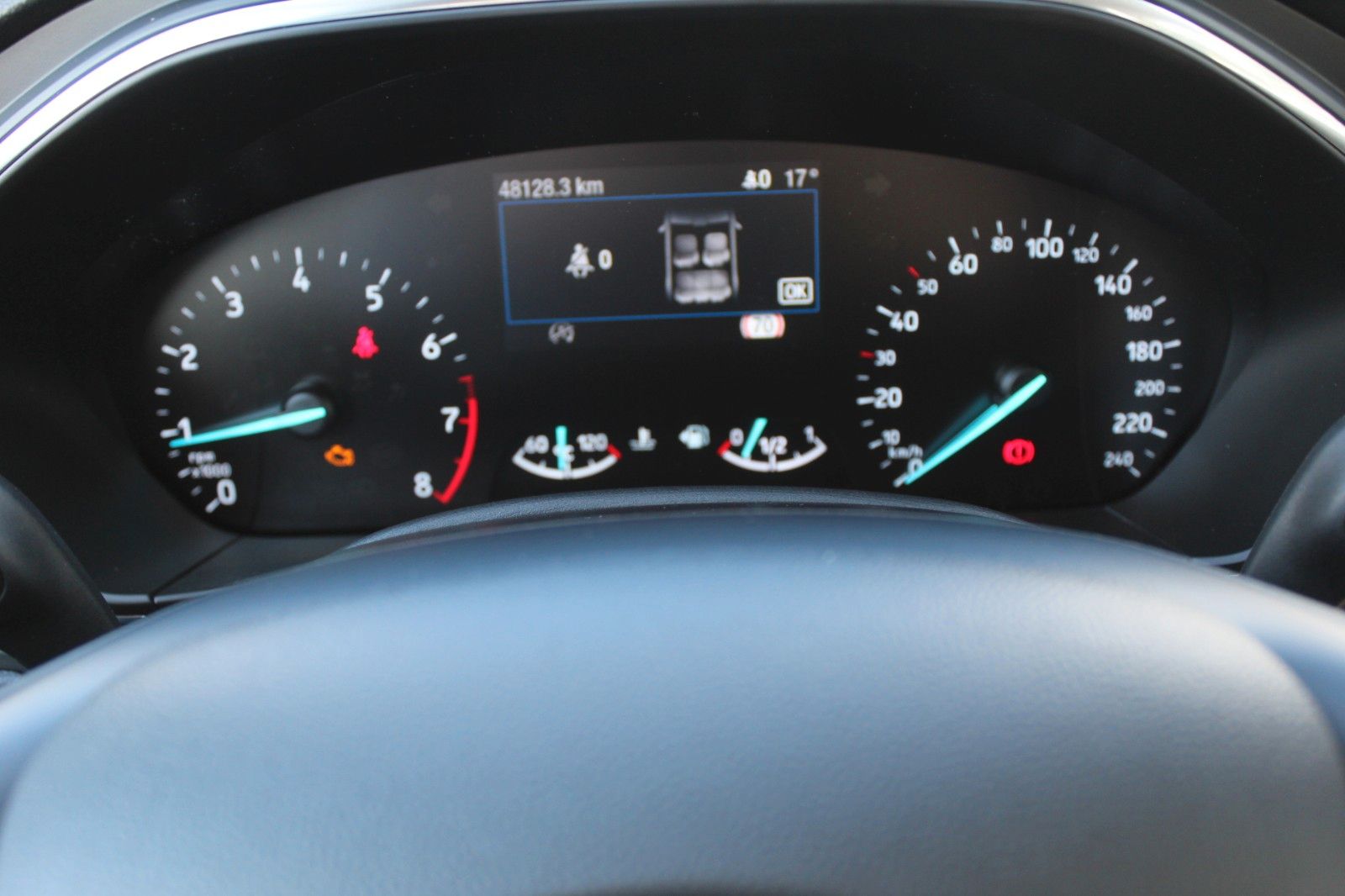 Fahrzeugabbildung Ford Focus Turnier Titanium Navi*Sitzh.PDC