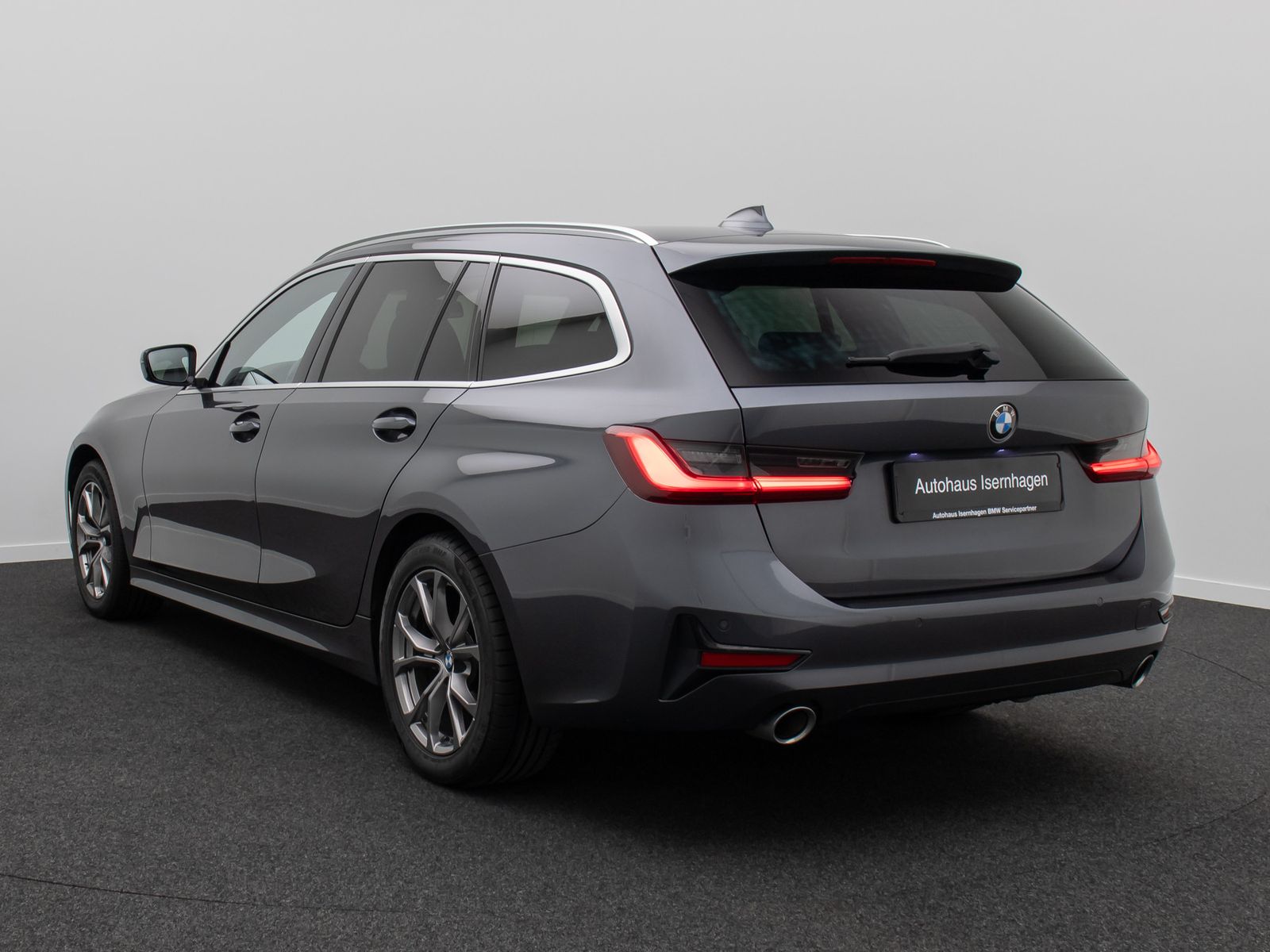 Fahrzeugabbildung BMW 320d Sport Line Alarm DAB AHK H/K Individual LED