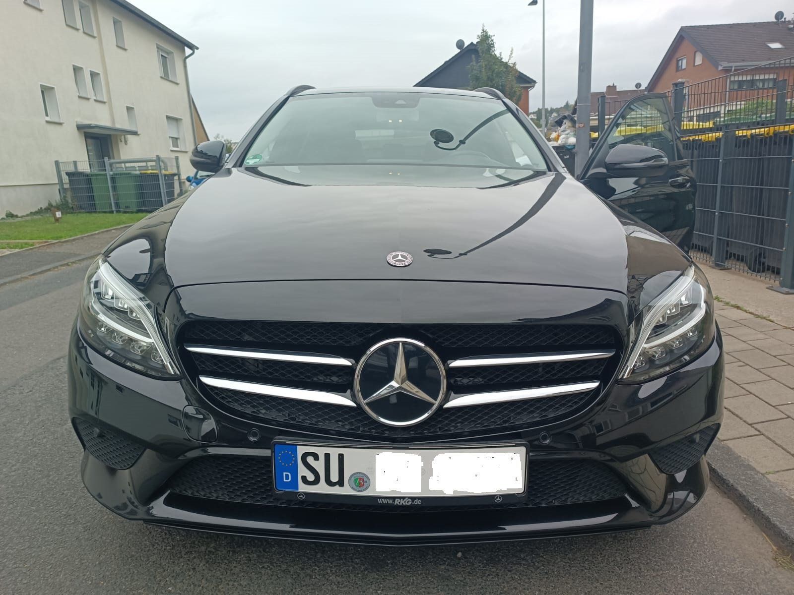 MERCEDES-BENZ Mercedes - Benz C 300 E T Vollhybrid Benzi...