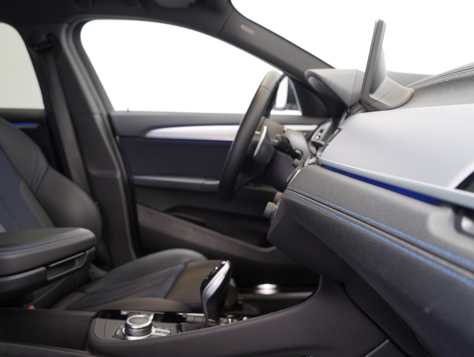 Fahrzeugabbildung BMW X2 sDrive 20 i M Sport LED/HEADUP/KEYLESS/KAMERA