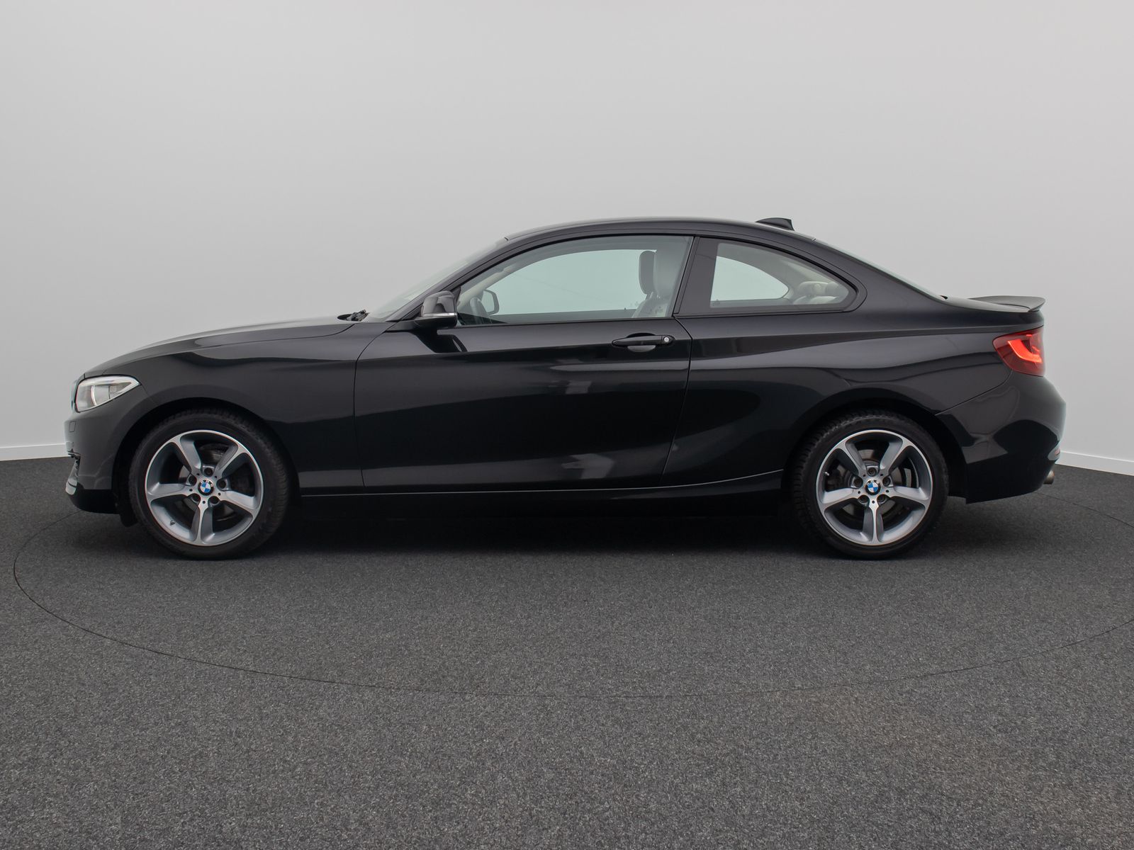 Fahrzeugabbildung BMW 218d PDC Sitzhz Xenon Sport Geschwindigkeitreg