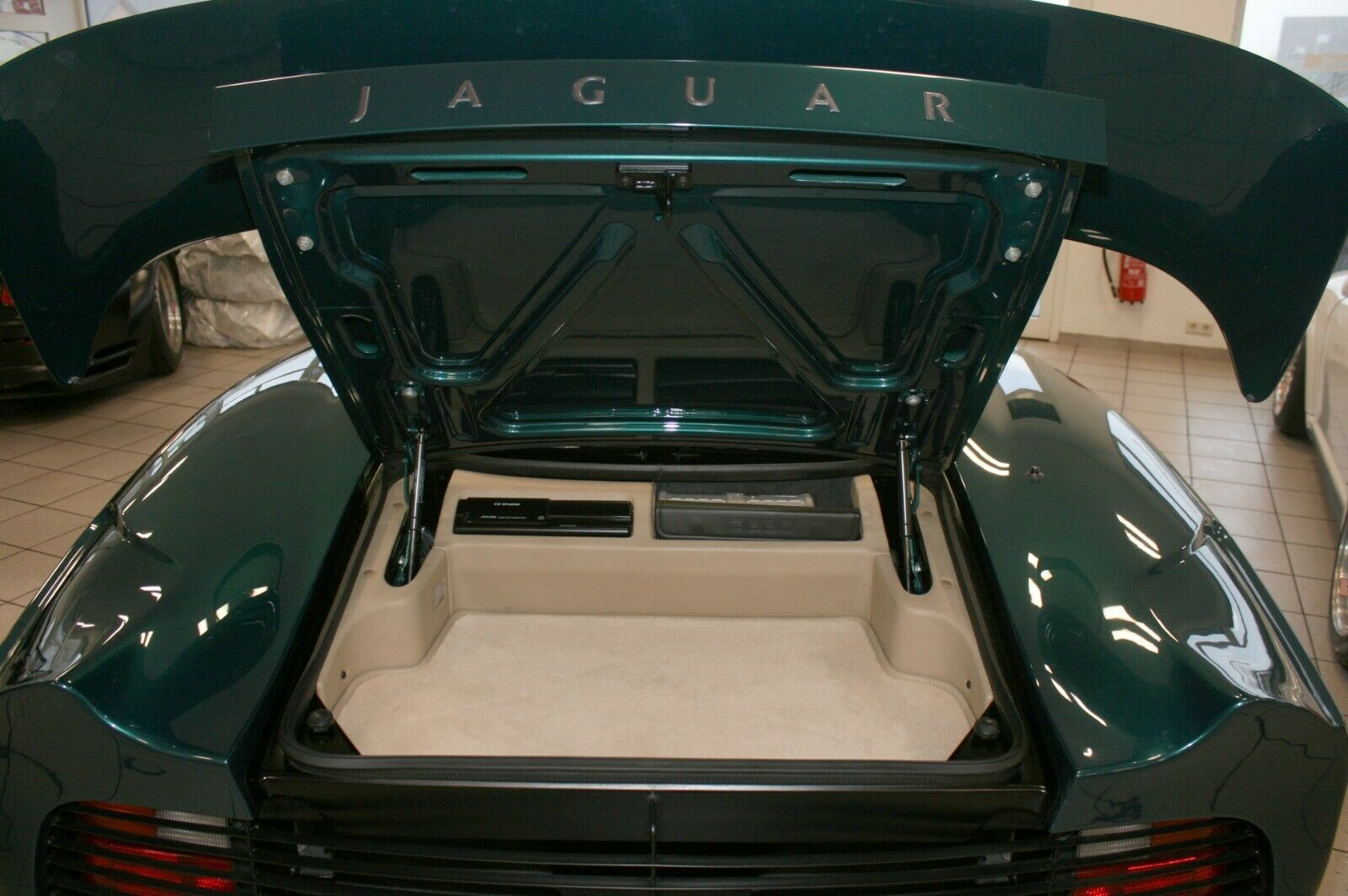Fahrzeugabbildung Jaguar XJ220 *ON STOCK*