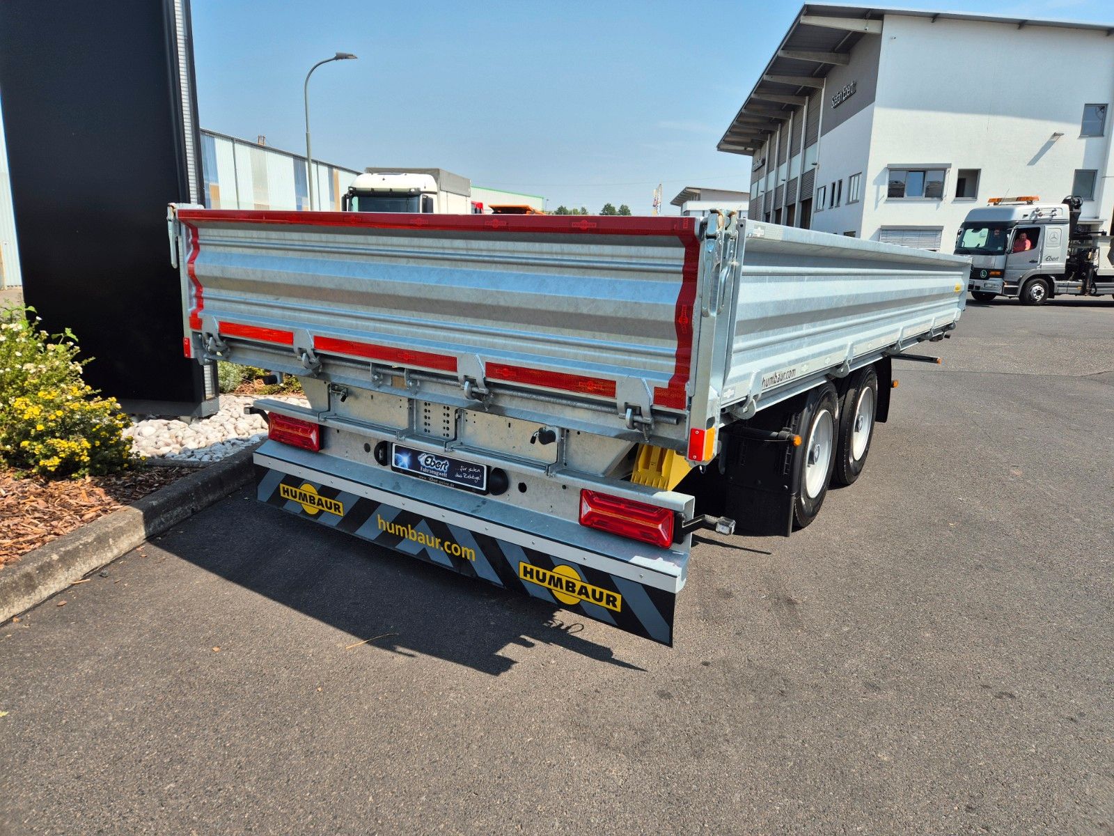 Fahrzeugabbildung Humbaur HTK 115524 Dreiseitenkipper vollverzinkt