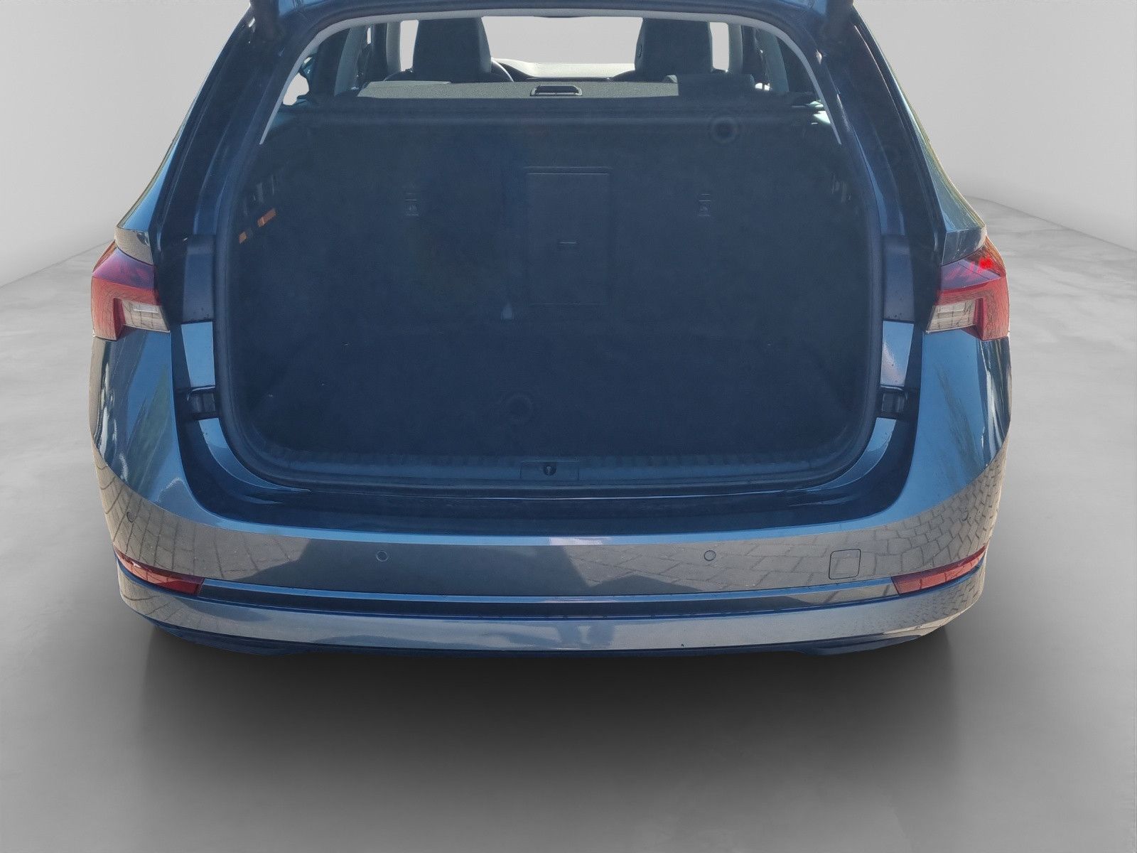 Fahrzeugabbildung SKODA Octavia Combi Style 2,0 TDI DSG Navi Pano AHK