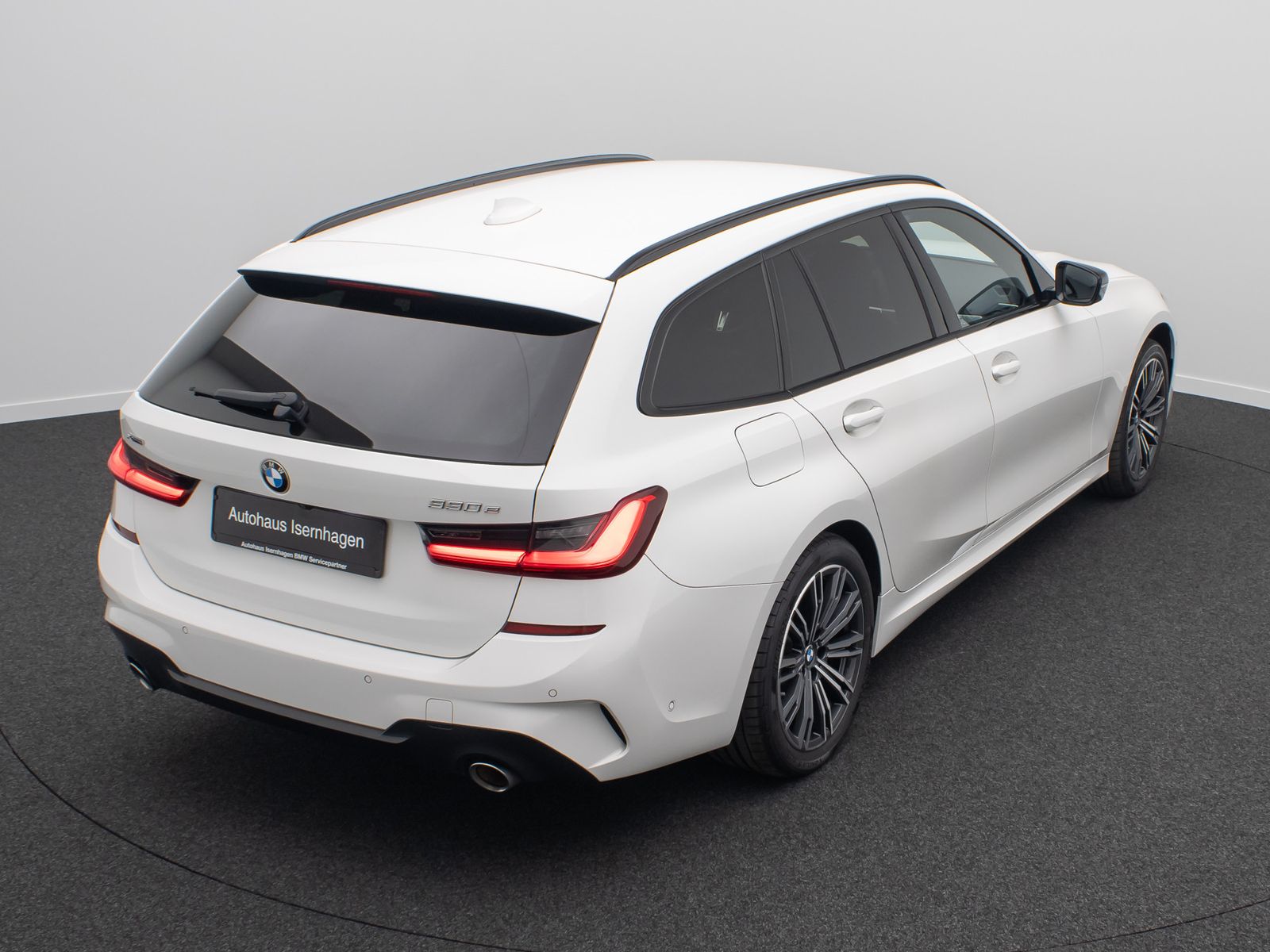 Fahrzeugabbildung BMW 330e xD M Sport DAB Laser AHK HUD Kamera Alarm