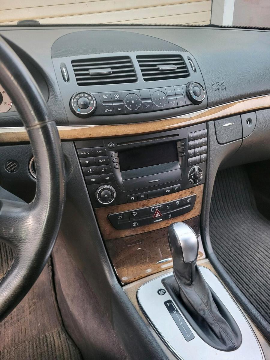 Mercedes-Benz E320 2006 — photo 10