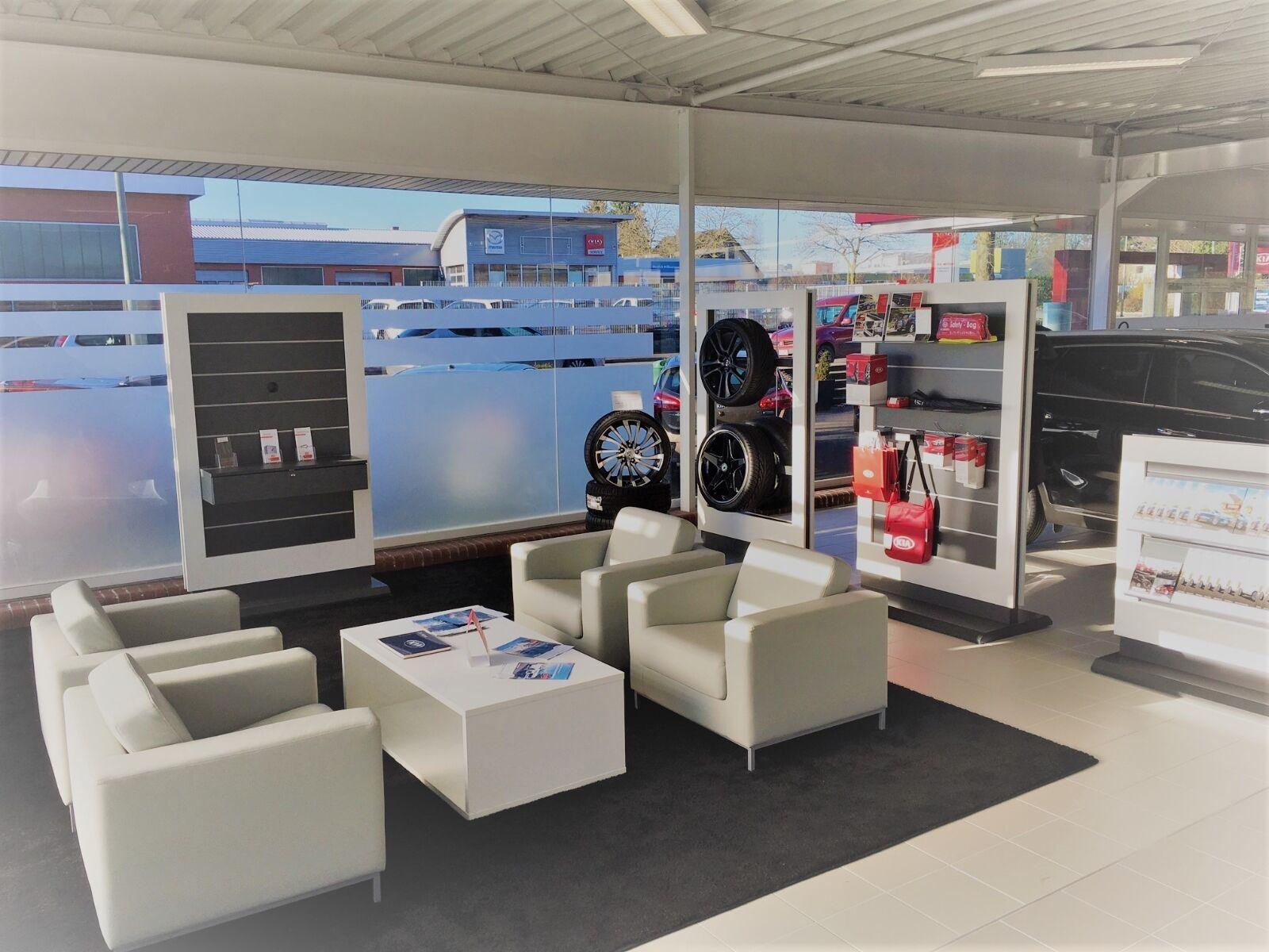 showroom-image-top