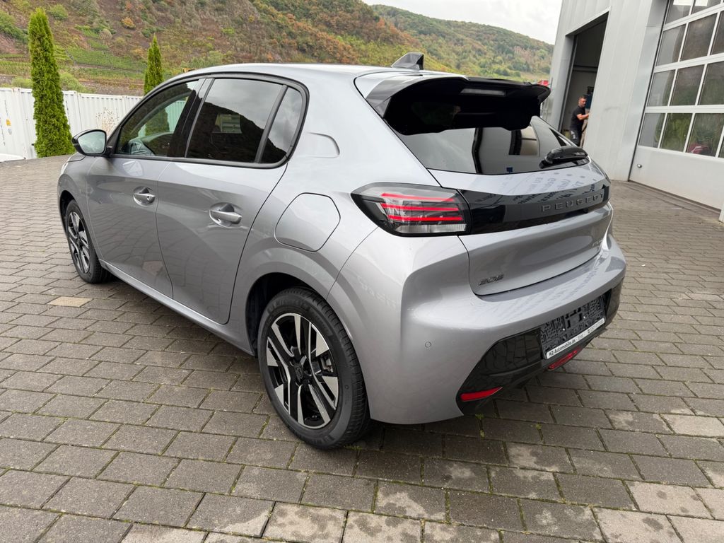 Peugeot 208 — fotografia 3