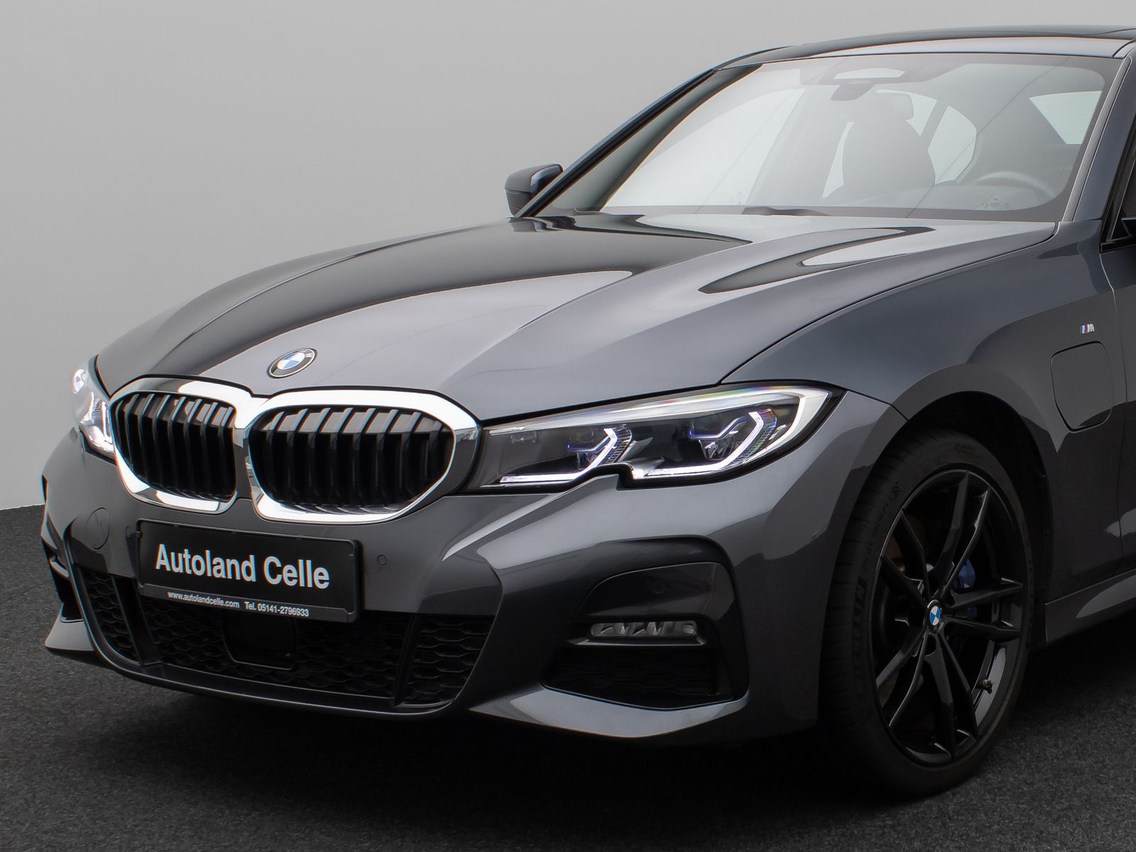 Fahrzeugabbildung BMW 330e xD M Sport Laser Glasdach PDC HUD DAB HiFi