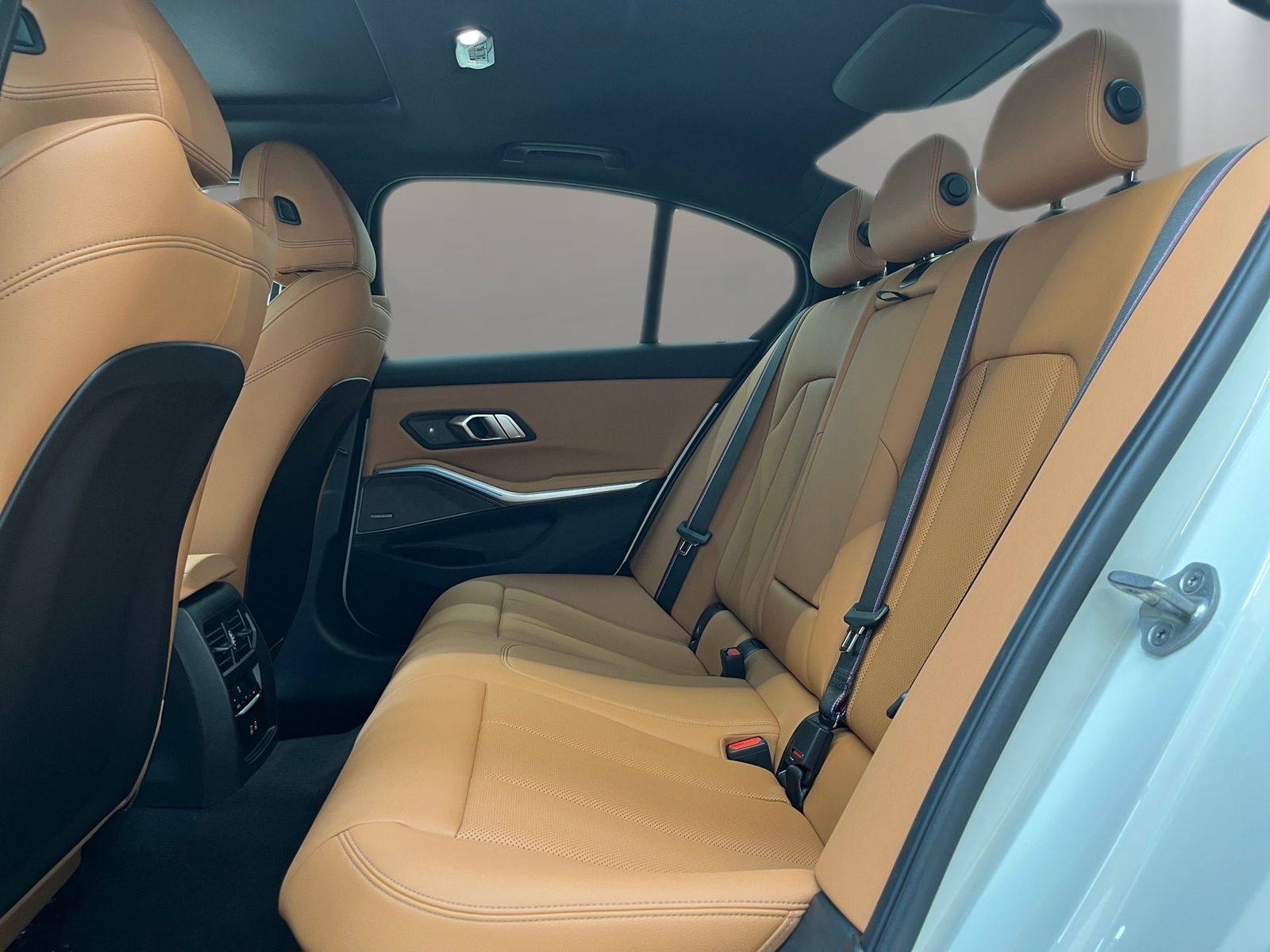 BMW 330 - Bild 13