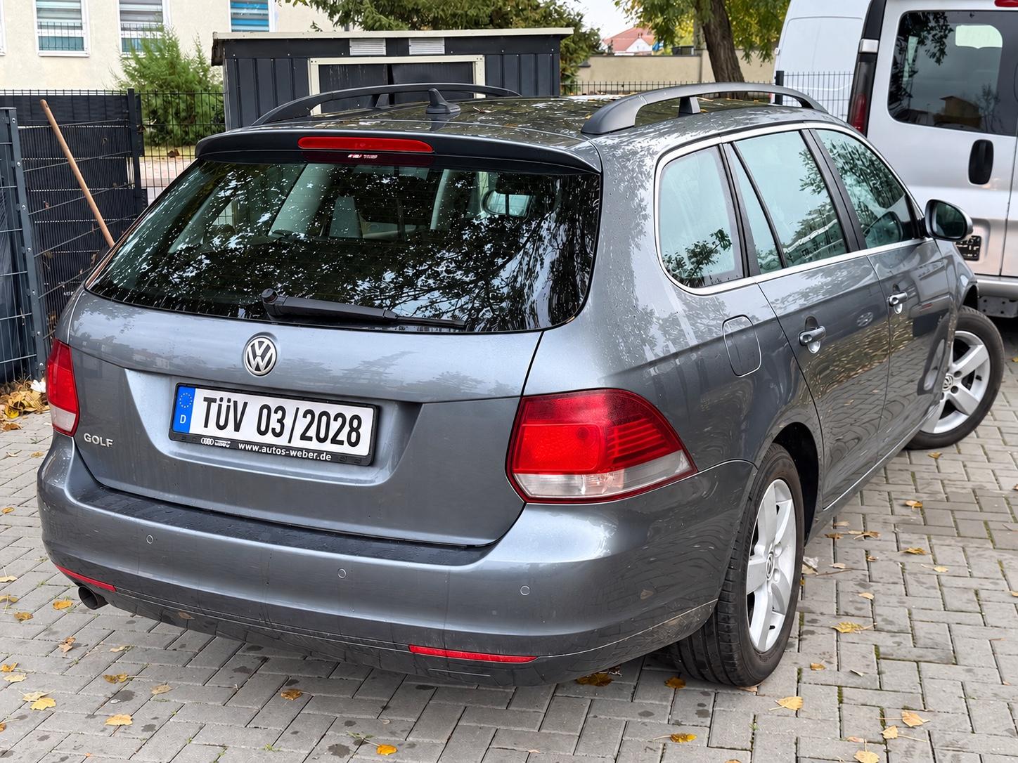 Volkswagen Golf 2010 — двигун 1.598 cm³, 105 HP (77kW)