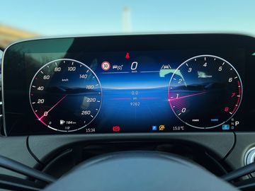 Mercedes E 200 - 6