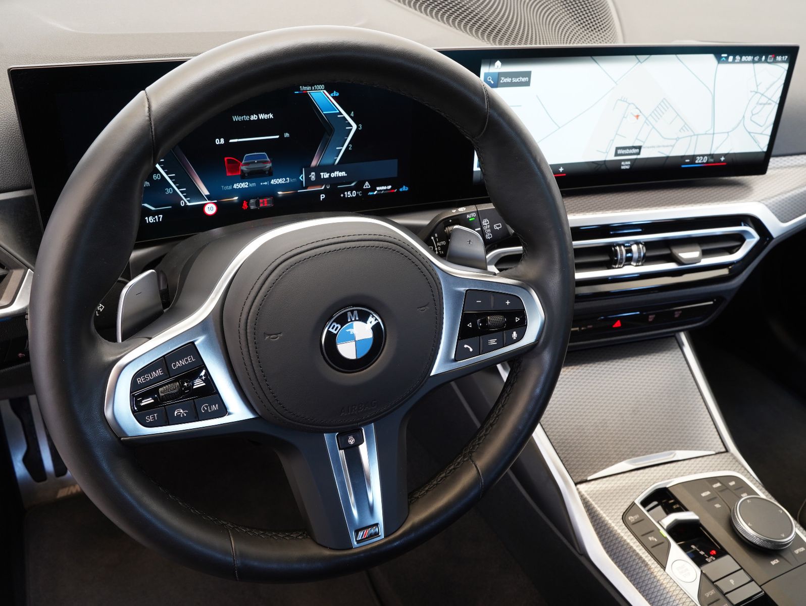 Fahrzeugabbildung BMW 320 d xDrive Touring M Sport LED/DAB/CARPLAY/ACC