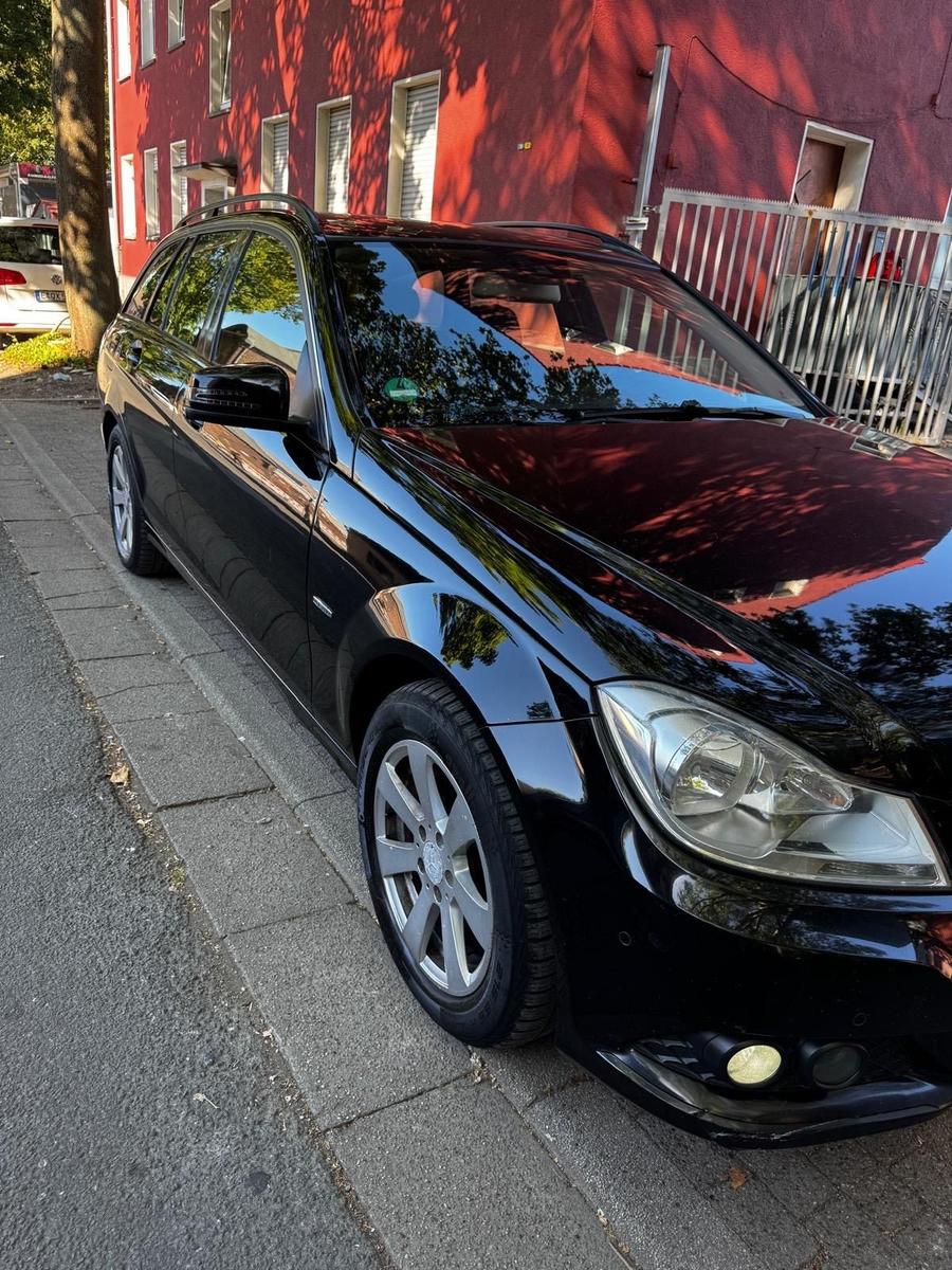 Mercedes-Benz C180 2011 — photo 8