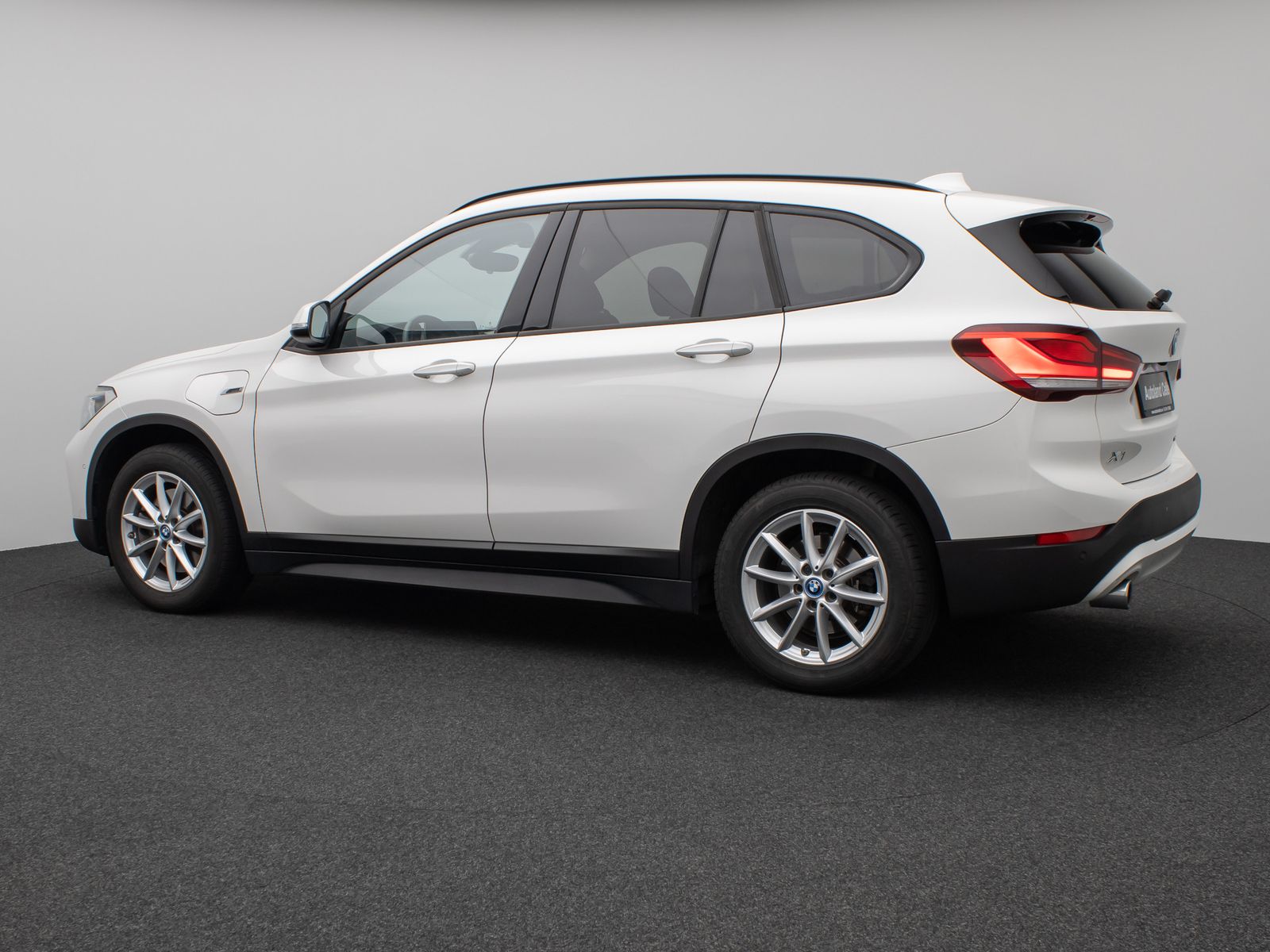 Fahrzeugabbildung BMW X1 xD25e Panorama Kamera DAB HUD Leder LED Alarm