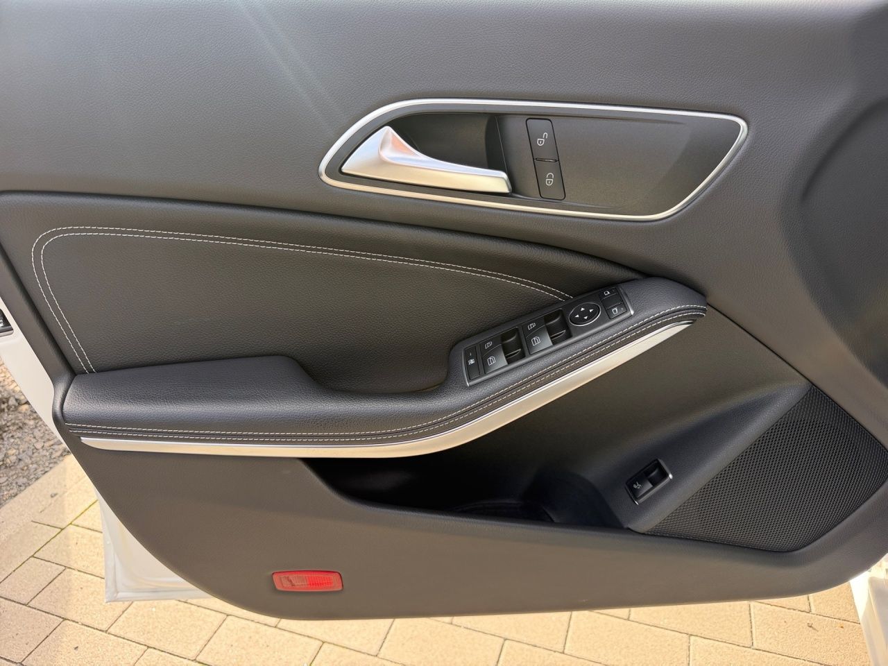 Fahrzeugabbildung Mercedes-Benz CLA 180 SB AUT LM SoundSys Teilled.