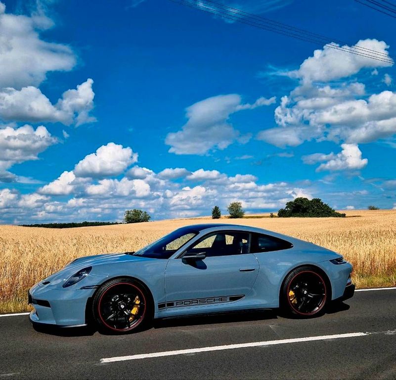 Image of Porsche 992