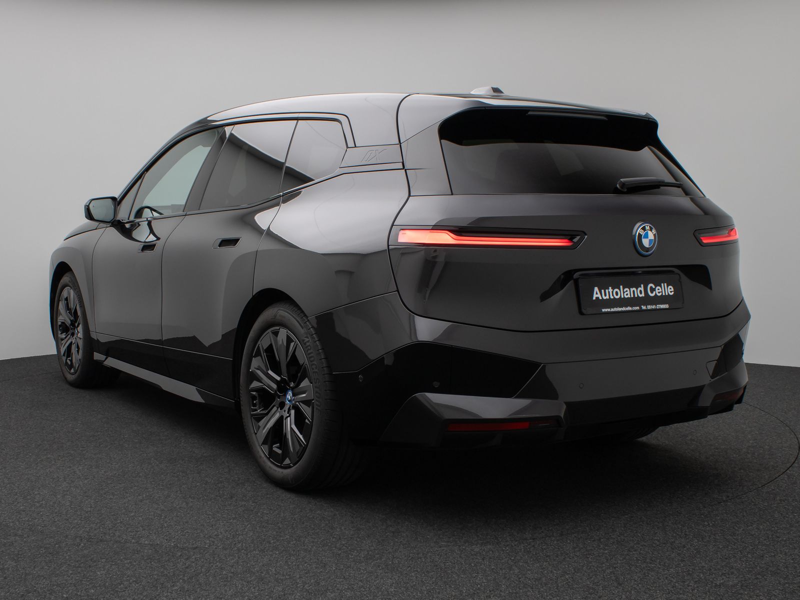 Fahrzeugabbildung BMW iX xD40 Sportpaket360°DAB H/K ACC AHK Komfort