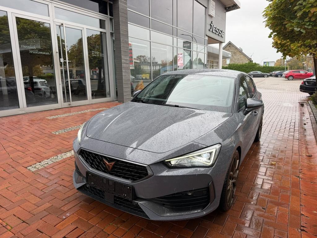 Cupra Leon 2.0 TSI VZ LED ACC R.Cam