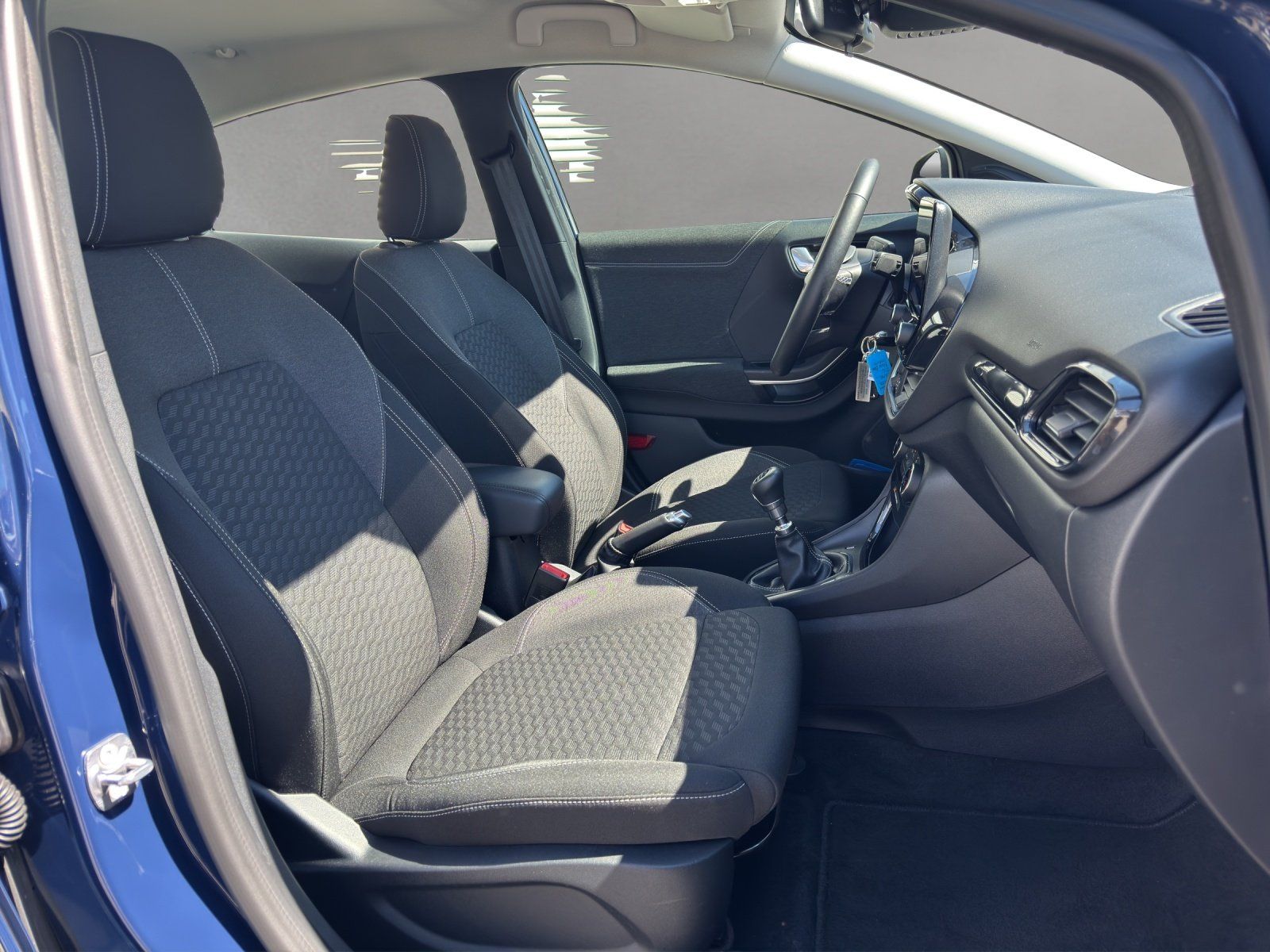 Fahrzeugabbildung Ford Puma 1.0 Titanium ACC/KAMERA/LED/NAVI/SHZ/LHZ/