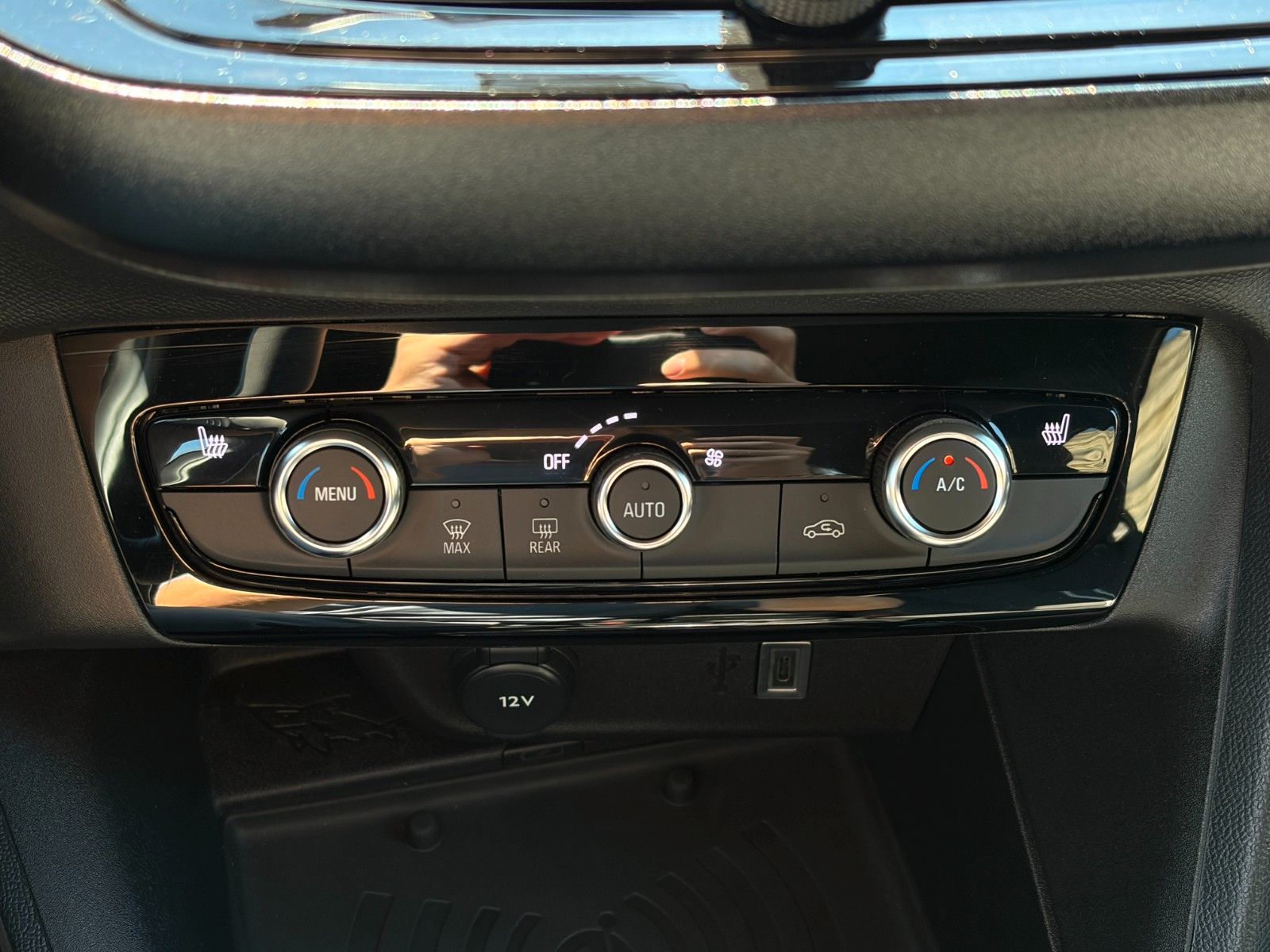 Fahrzeugabbildung Opel Corsa F GS 1.2 Turbo LED CAM PDC LHZ SHZ CarPlay