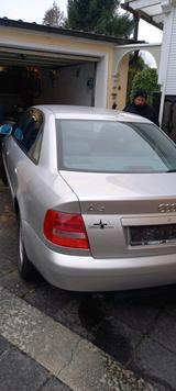 Audi A4, 1.8 - Audi A4 aus 2000: 1.8