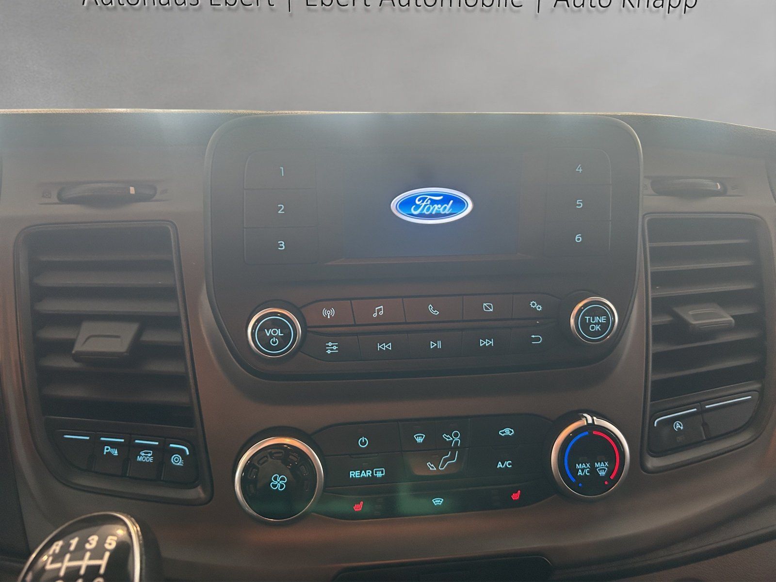 Fahrzeugabbildung Ford Ford Transit Custom 320 L2H1