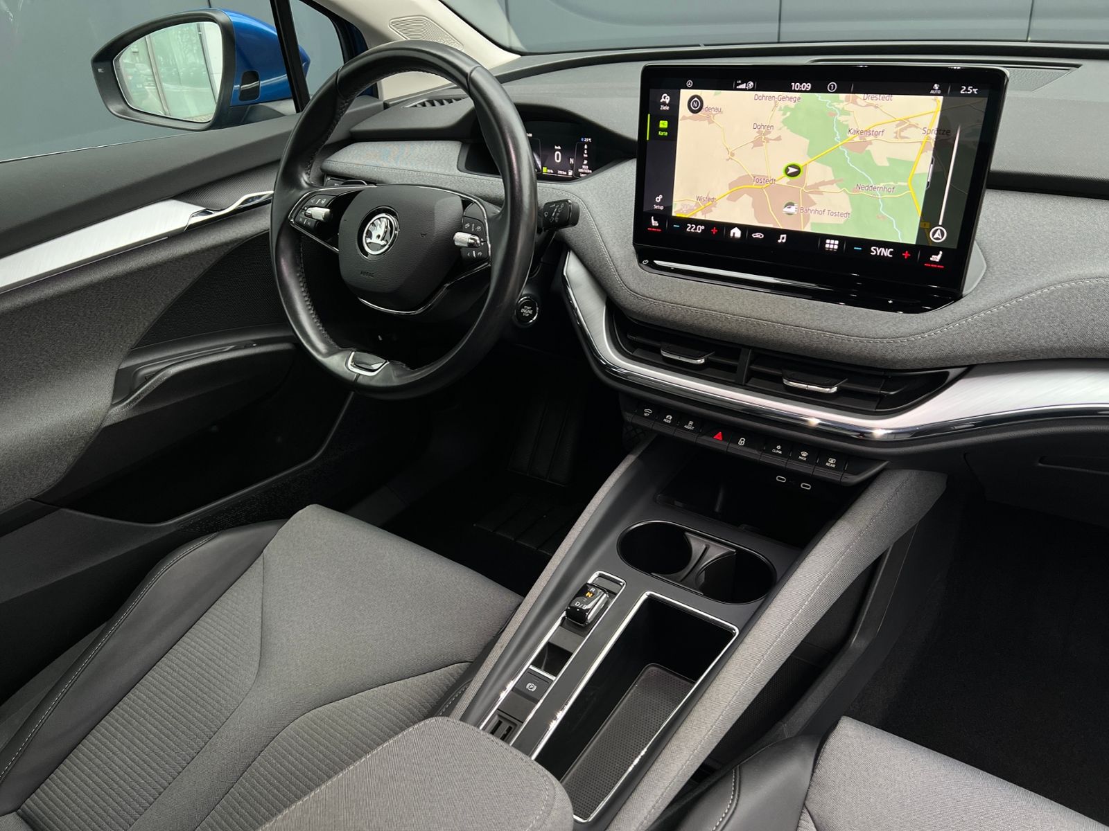 Fahrzeugabbildung SKODA Enyaq iV 80 Loft *AHK, 360°-Kamera,Navi,19" LM F