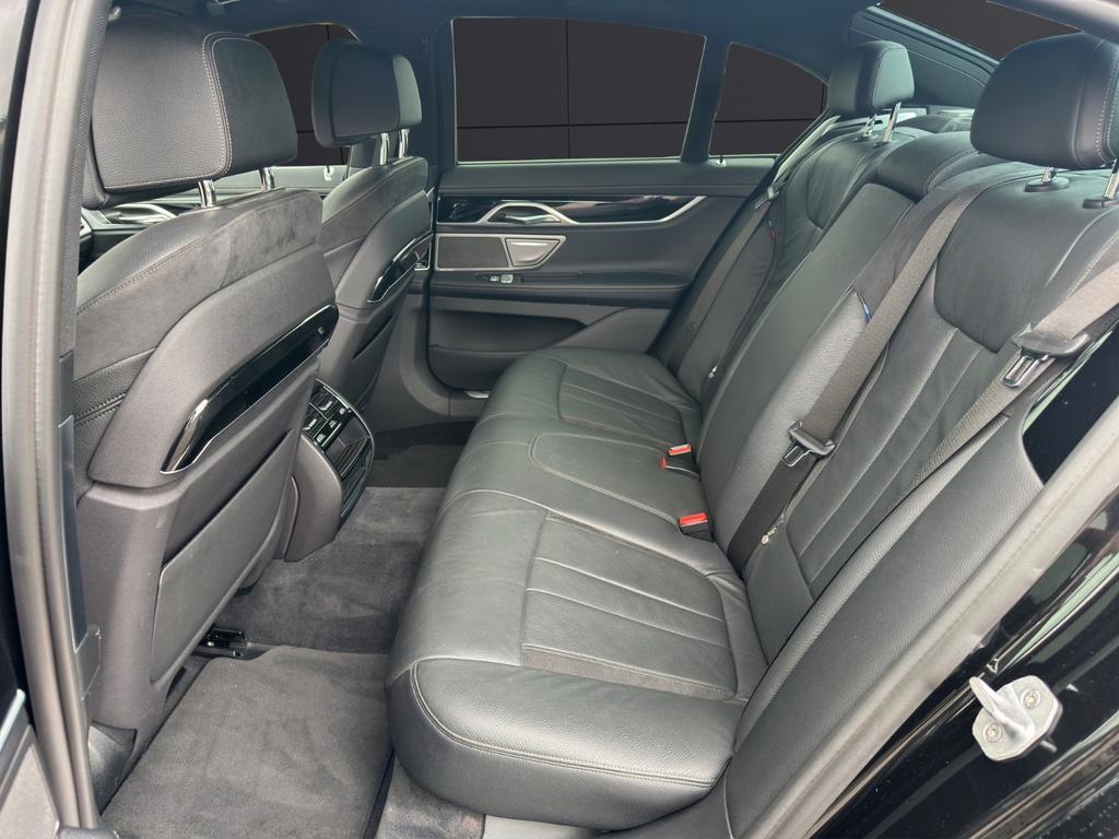 BMW 730