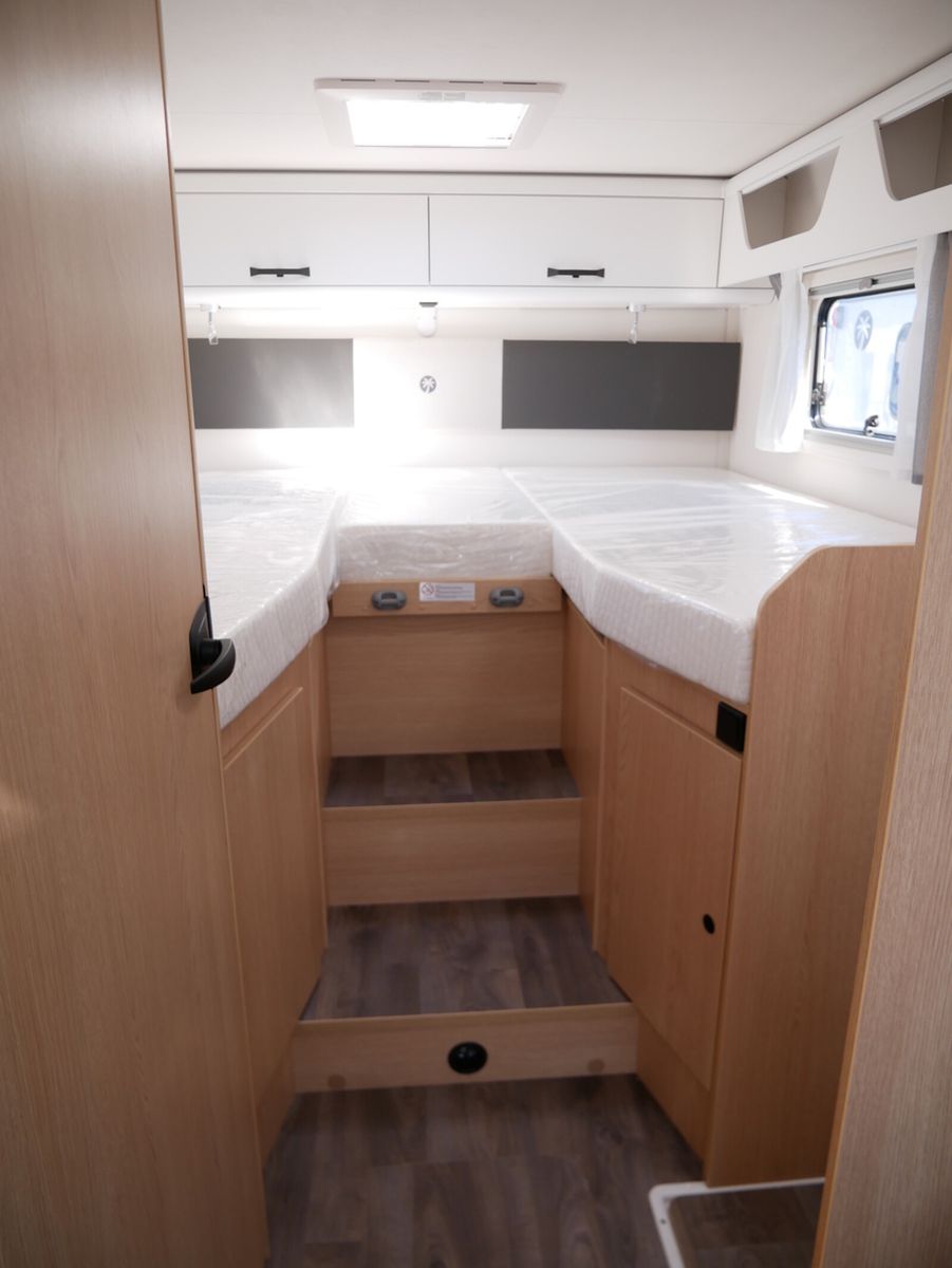 Fahrzeugabbildung Sunlight Adventure T Ford 680 Automatik, Xenon Scheinw.