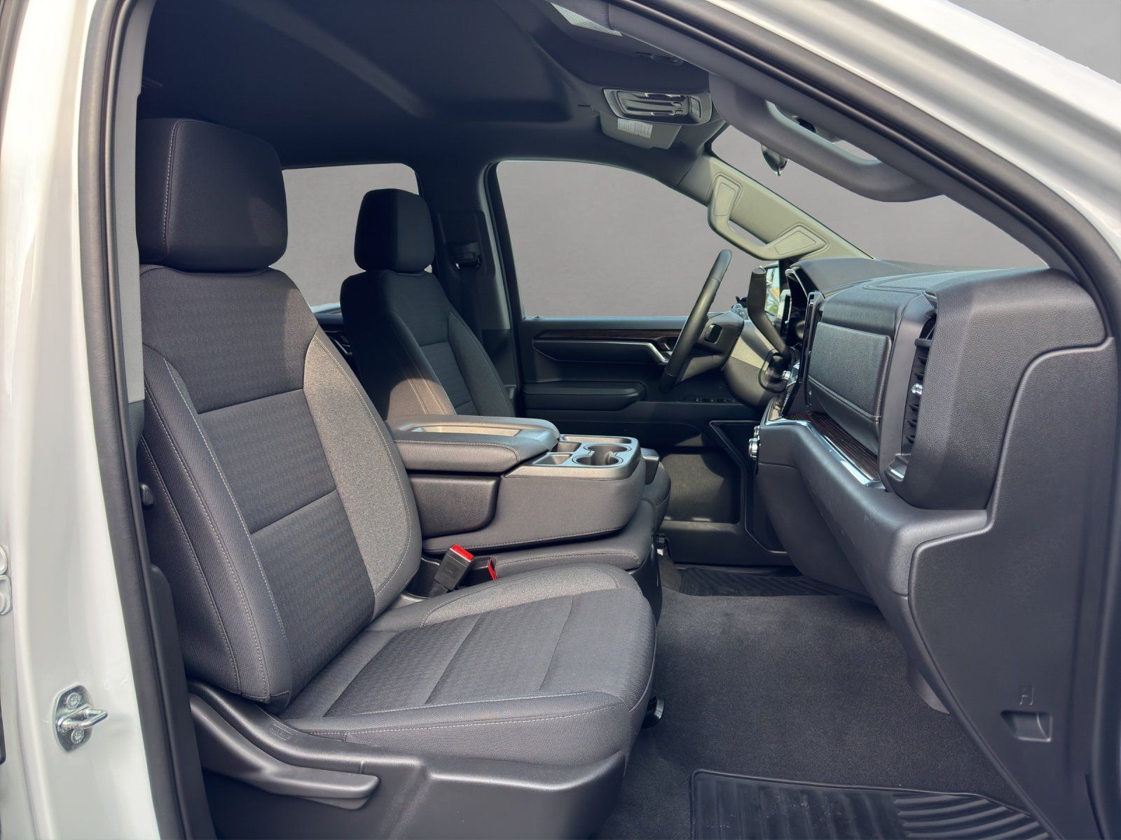 Fahrzeugabbildung GMC Sierra 5,3l V8 SLE UNFALLFREIES FZG/GARANTIE/CAD