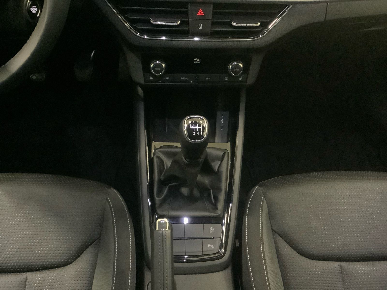 Kamiq Tour 1,5 TSI NAVI PDC KLIMAAUTO SH ALU