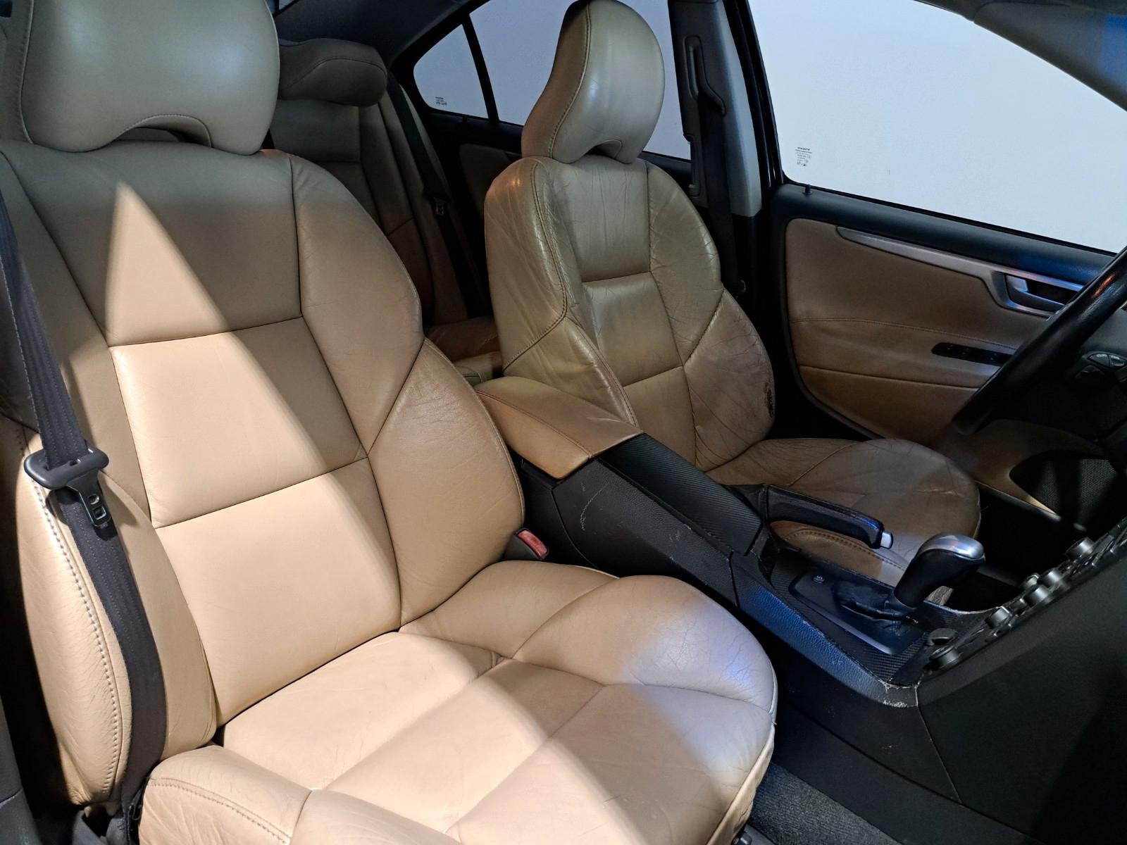 VOLVO S60 - R - 299 CV - BVA - TOIT OUVRANT