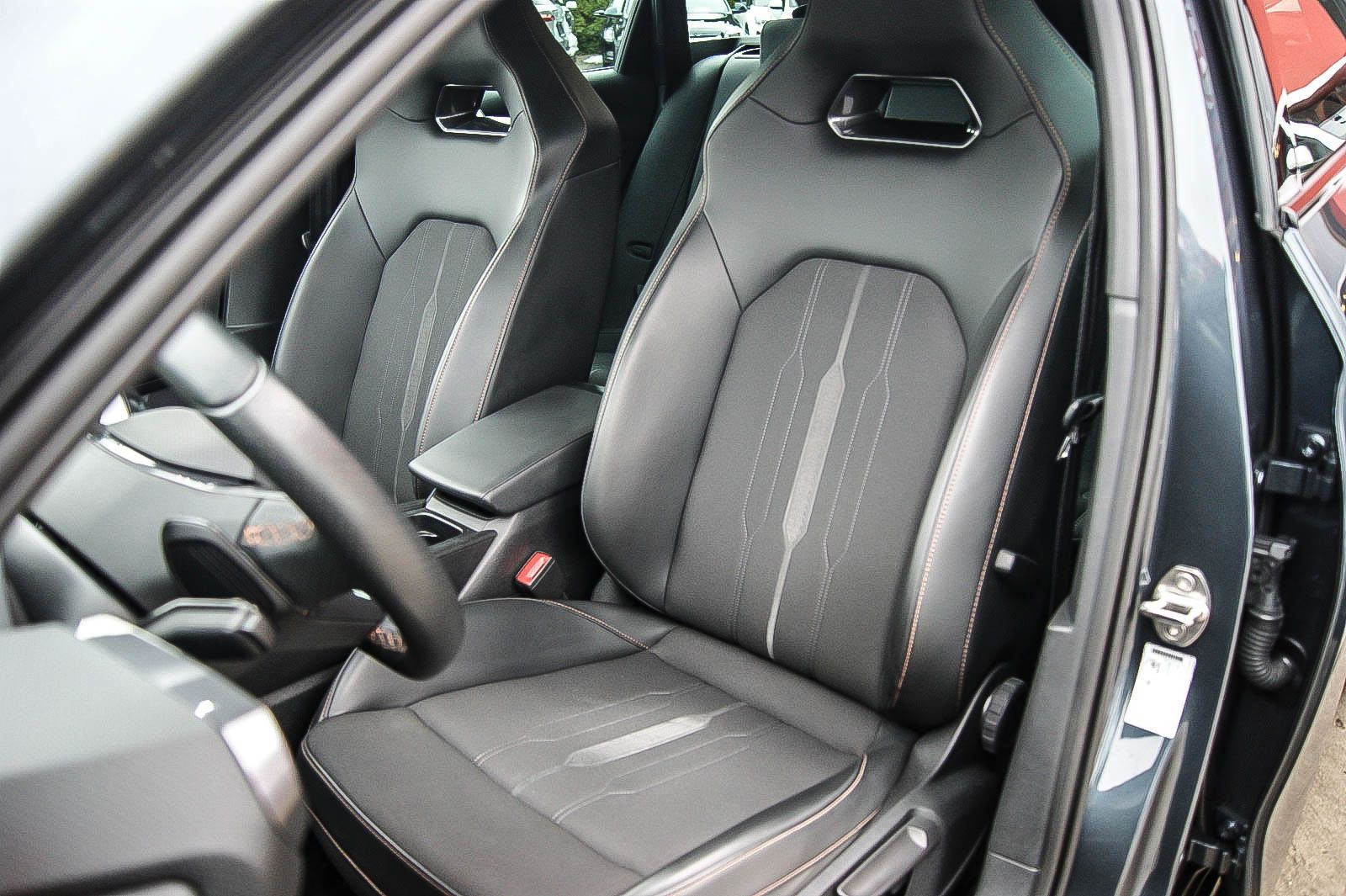 Fahrzeugabbildung CUPRA Leon Sportstourer e-HYBRID VIRTUAL ACC XL 1HAND