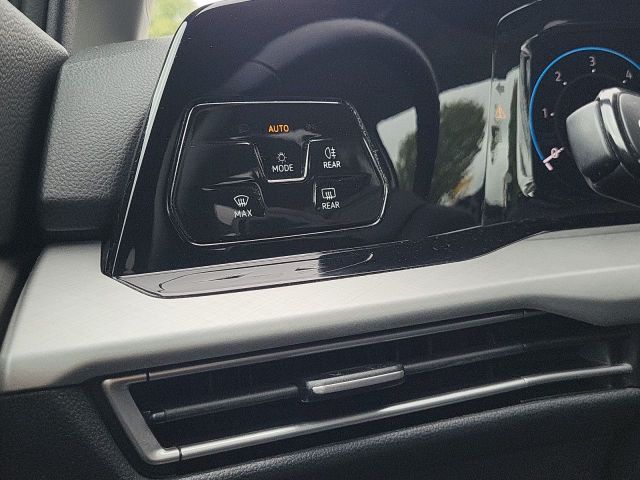 Golf VIII Variant 2.0 TDI Navi Xenon Standhzg.