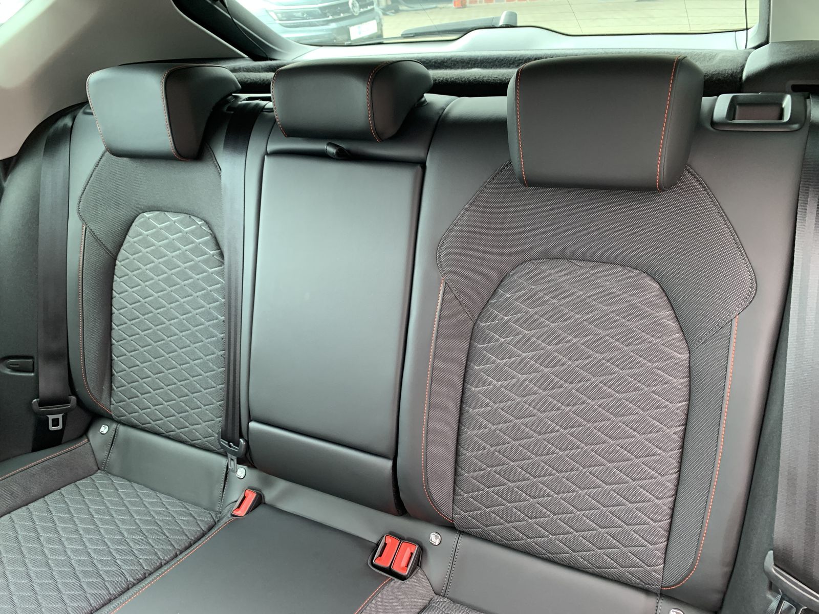 Fahrzeugabbildung SEAT Leon 1.5 TSI*FR-Line*LED*Navi*PDC*Spur*