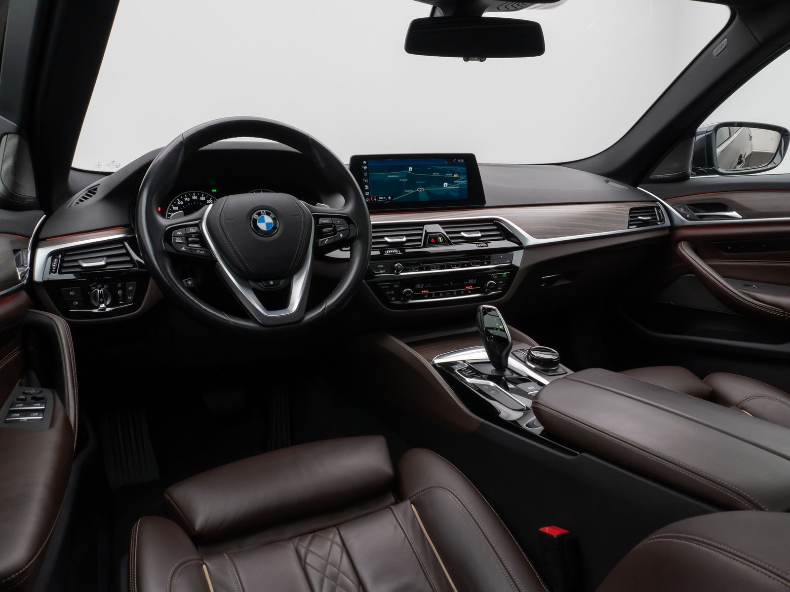 Fahrzeugabbildung BMW 530i xD Luxury Line Panorama 360°HUD H/K Massage