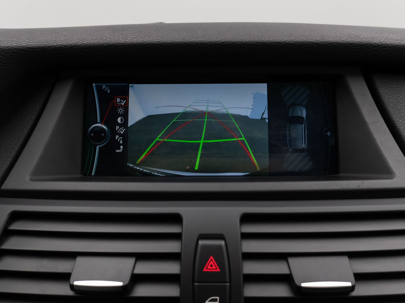 Fahrzeugabbildung BMW X5 xD40d Sport Panorama Kamera HUD HiFi SoftCL