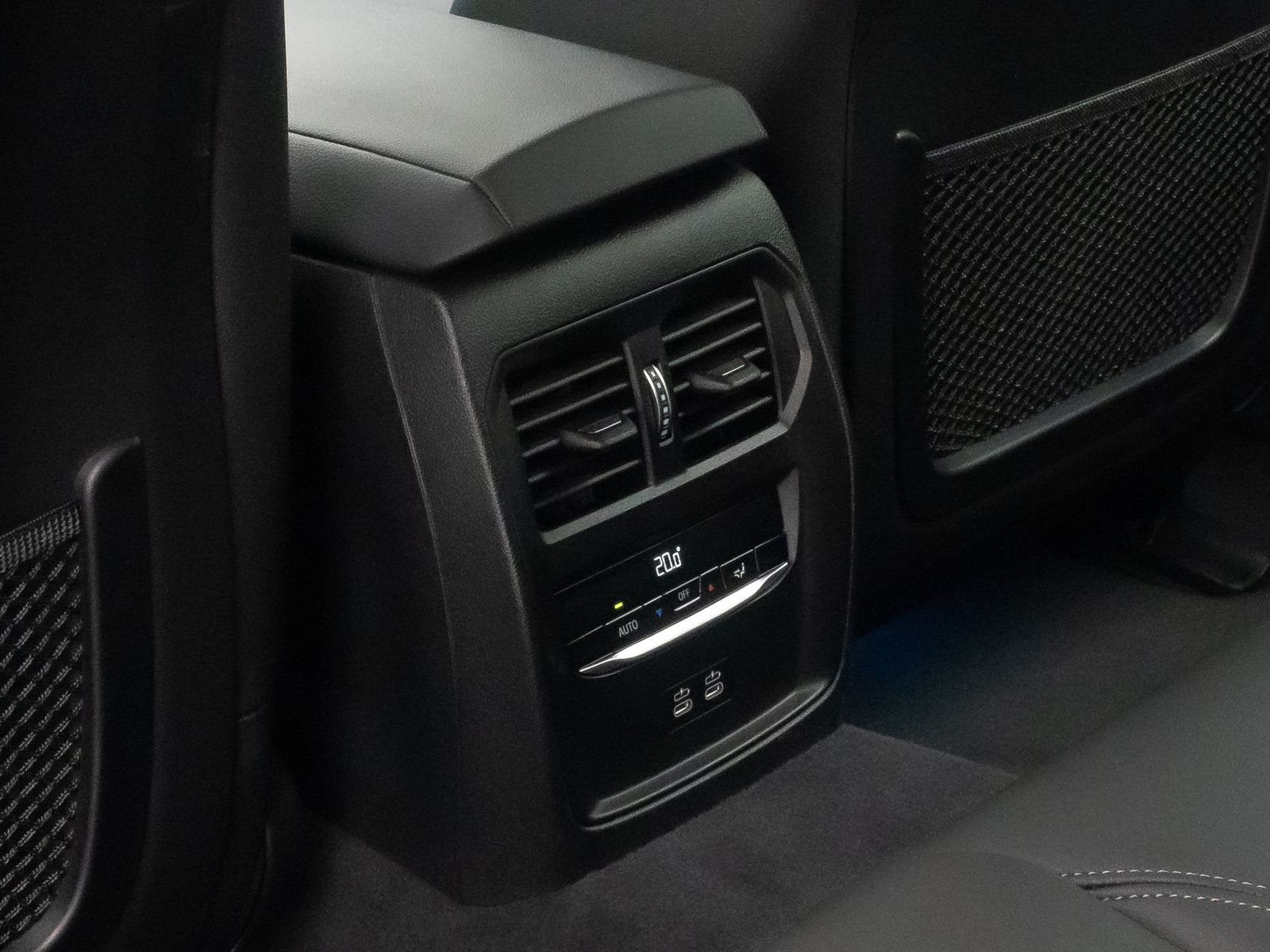 Fahrzeugabbildung BMW i4 eD40 Gran Coup&egrave; Kamera HUD DAB HiFi Komfort