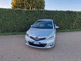 Toyota Yaris 1.3 5p Lounge CVT - Toyota Yaris Lounge mit Benzin-Antrieb