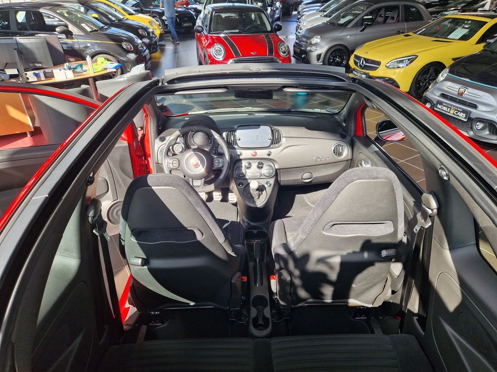 Fahrzeugabbildung Abarth 695C Beats Soundsystem NAVI ALU