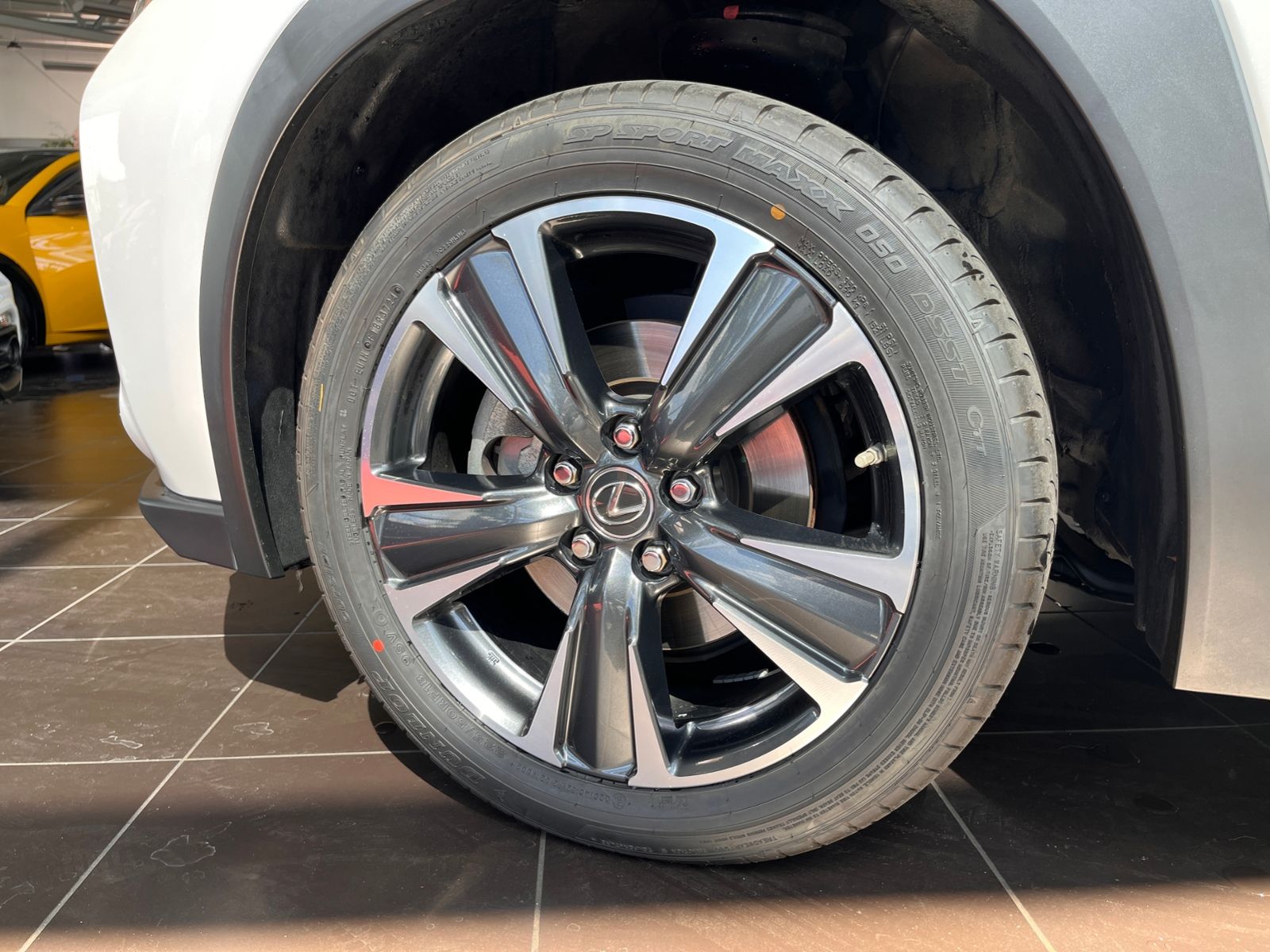 Fahrzeugabbildung Lexus UX 250 h Style Edition Full Link RFK KLIMA LED