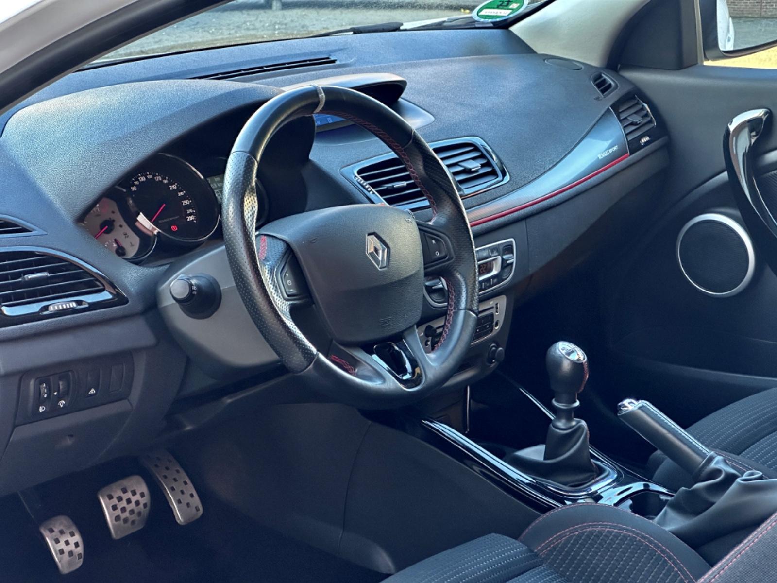 Renault Megane 3 Rs Trophy 265ch - CT récent - Carnet entretien - Courroie changée - 8 pneus - Freins neufs