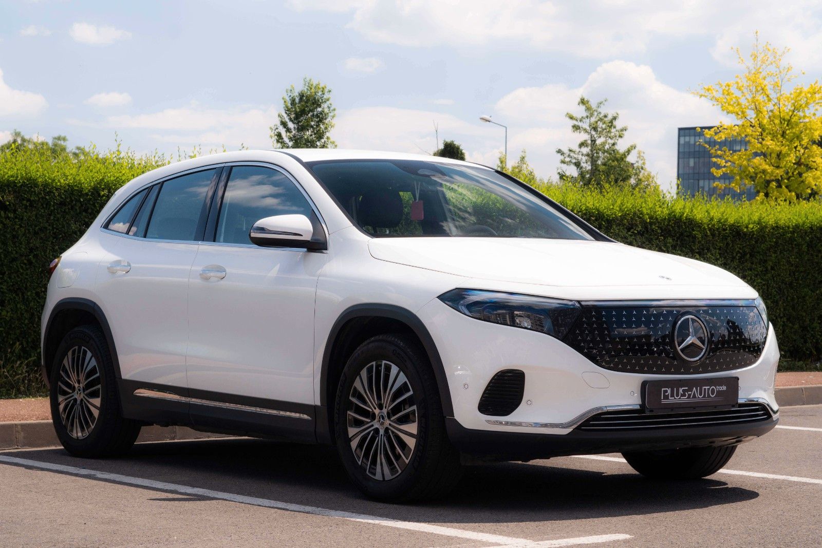 MERCEDES-BENZ EQA 250+